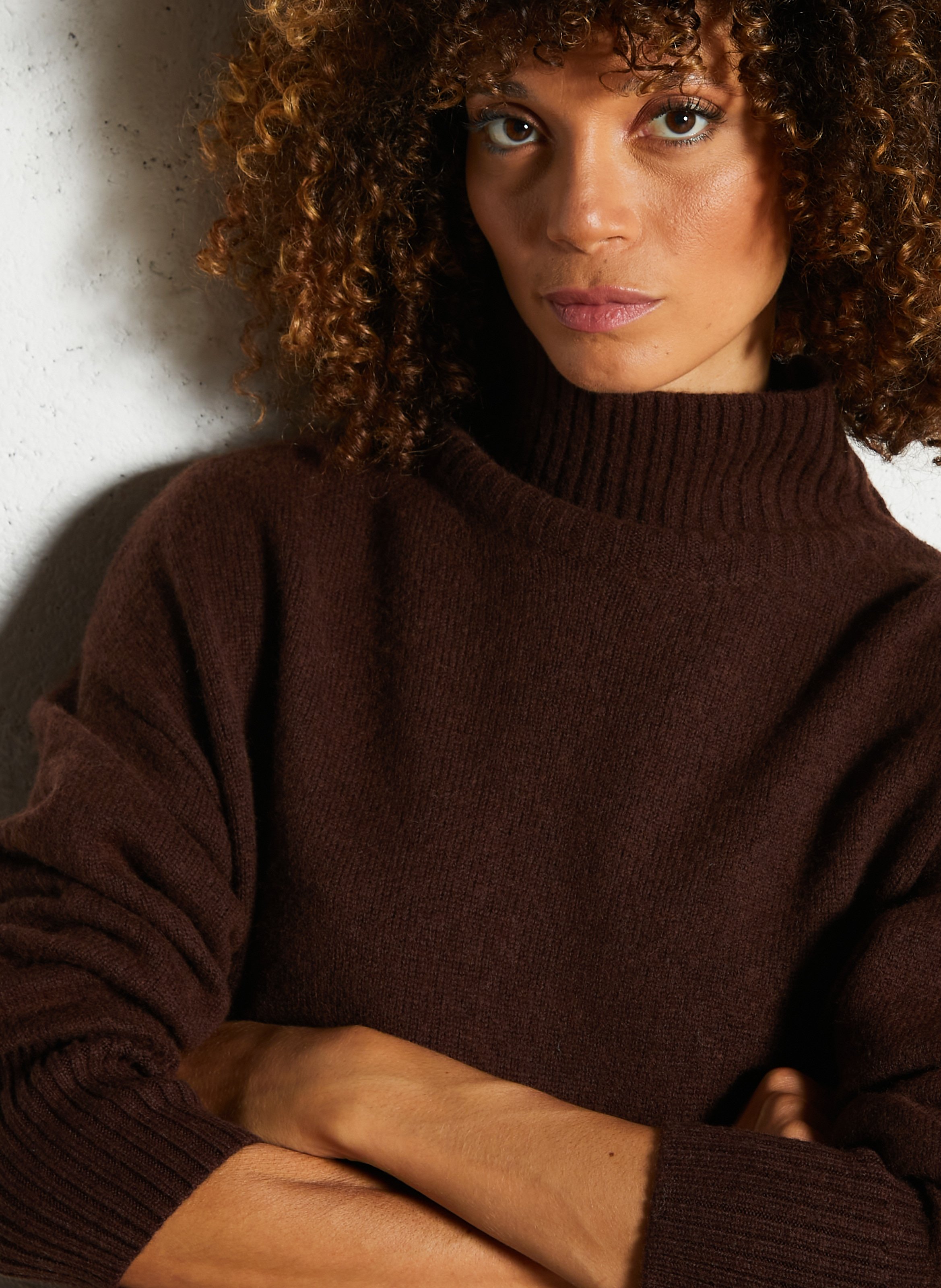 Pull ample col montant en laine SUNCOO Marron