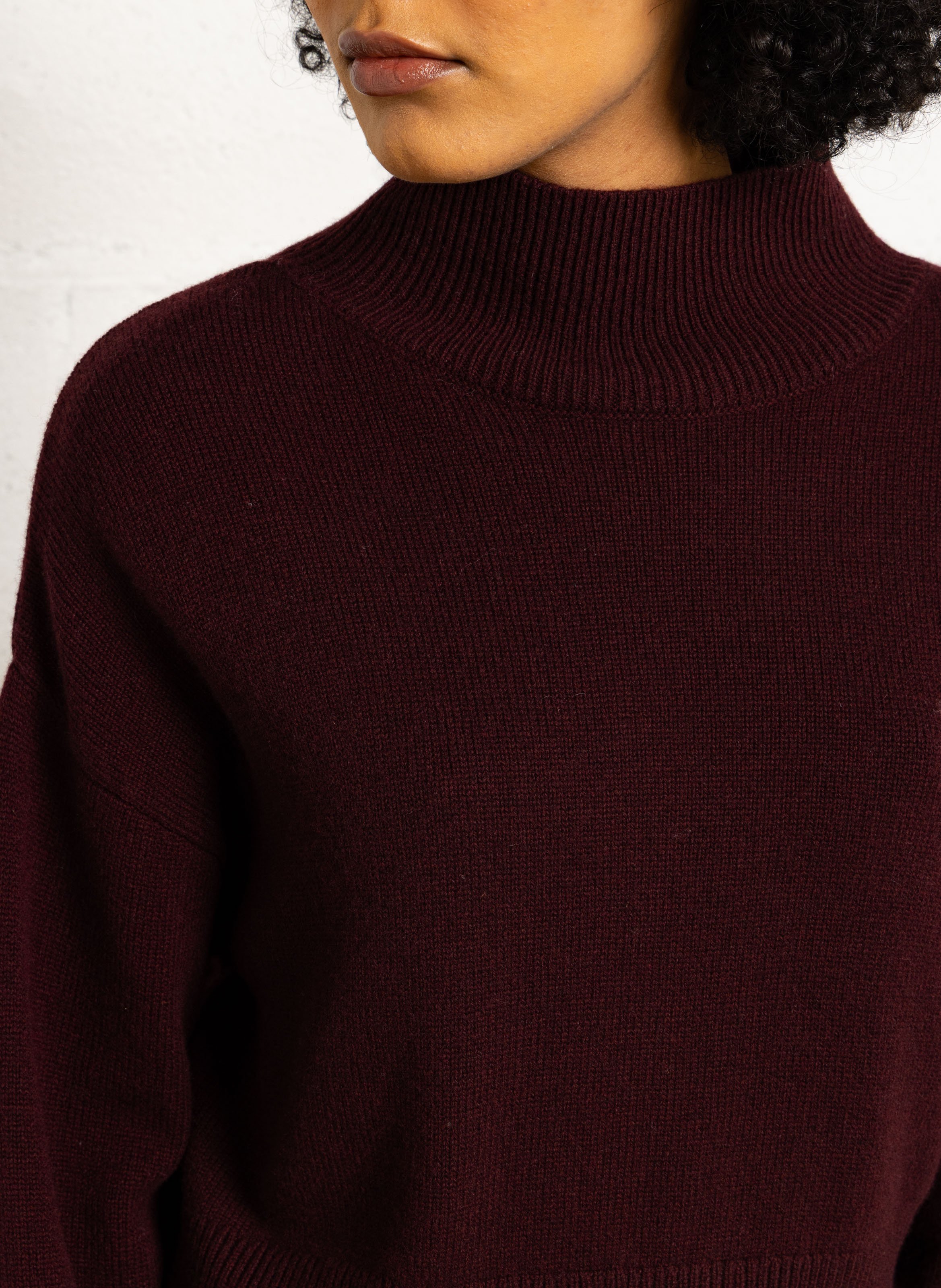 Oversized high neck sweater in recycled wool SUNCOO Plums