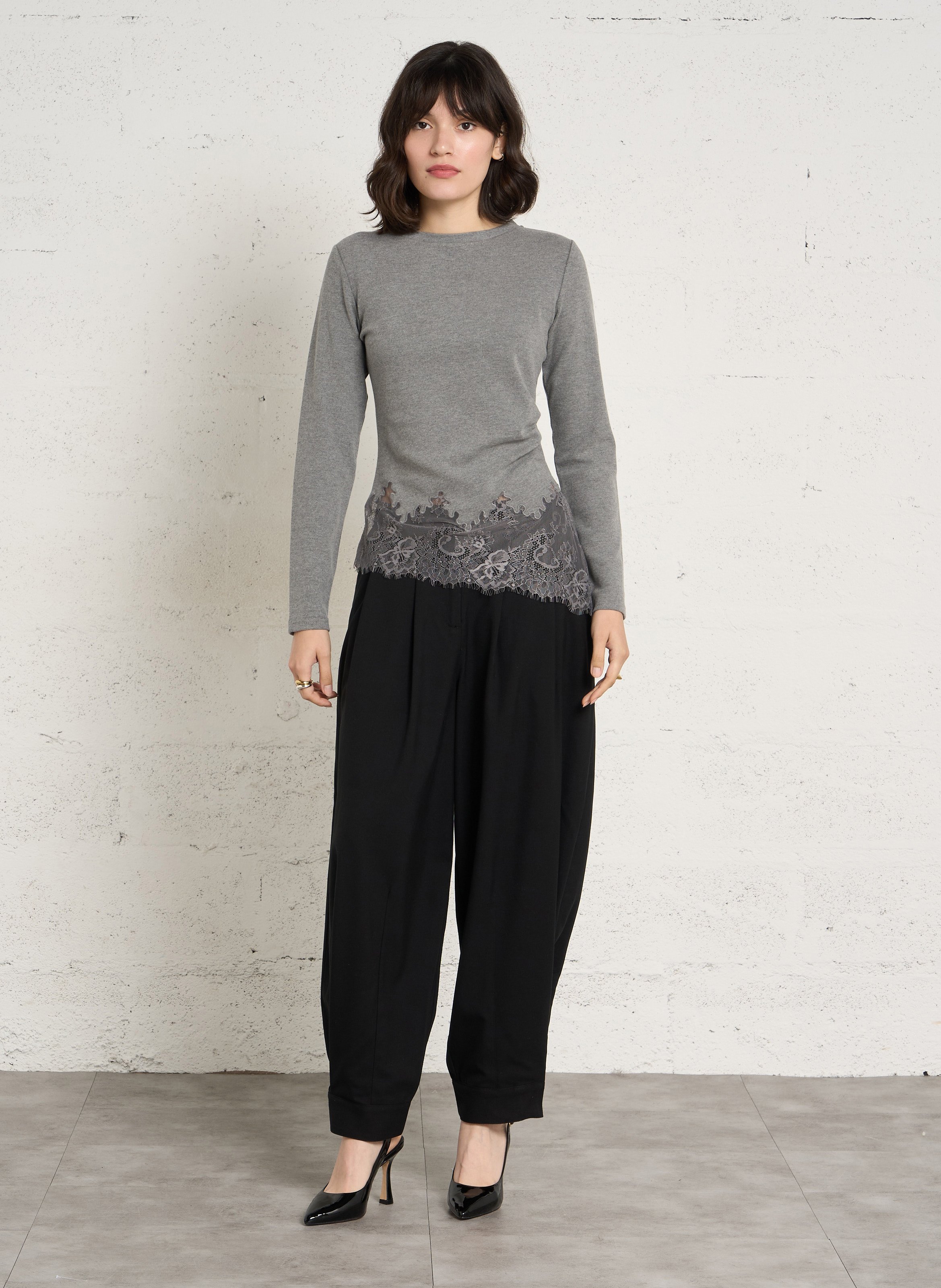 Top asymétrique à détail dentelle en coton BERENICE Gris