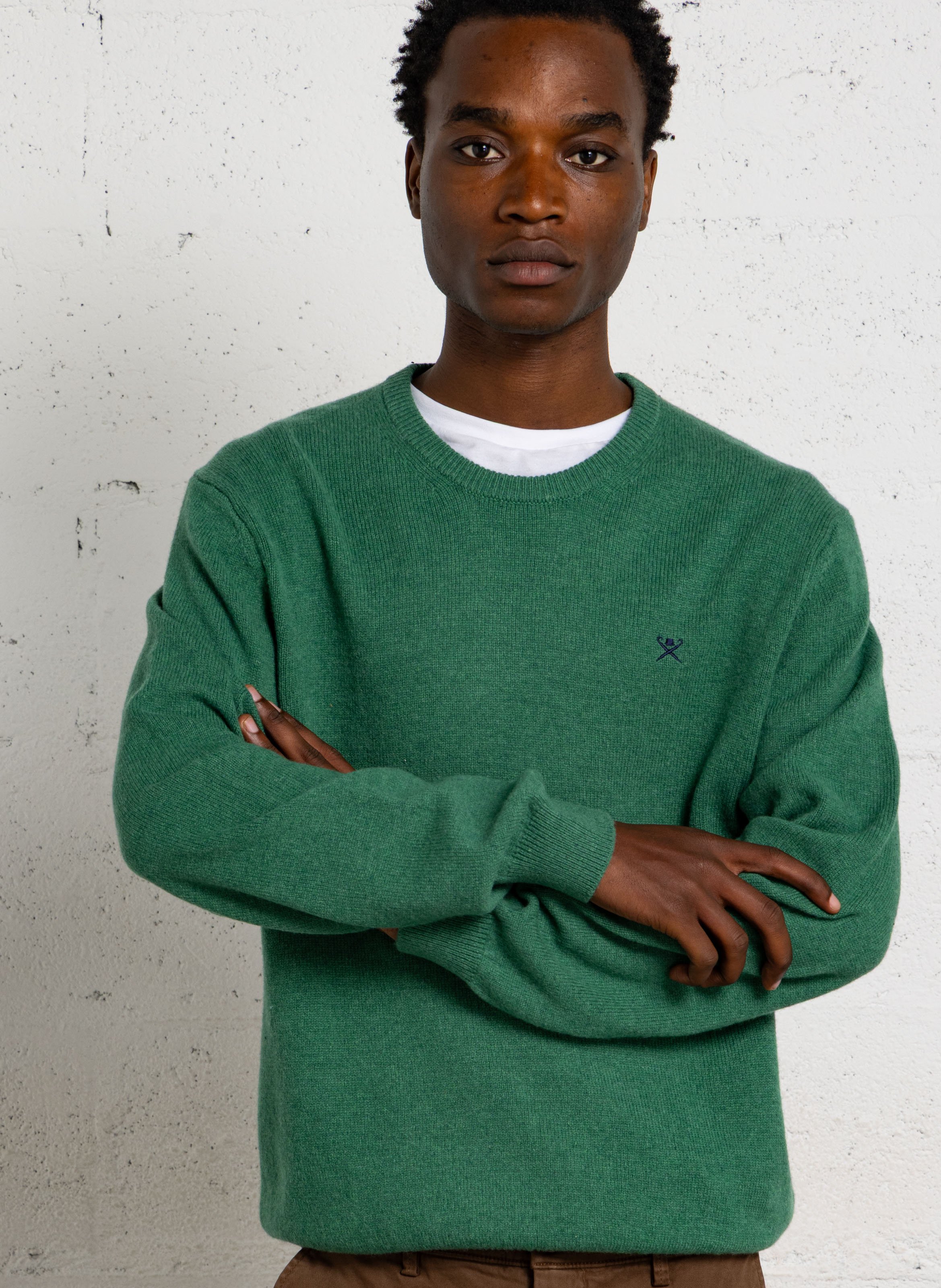Pull droit col rond brodé en laine HACKETT