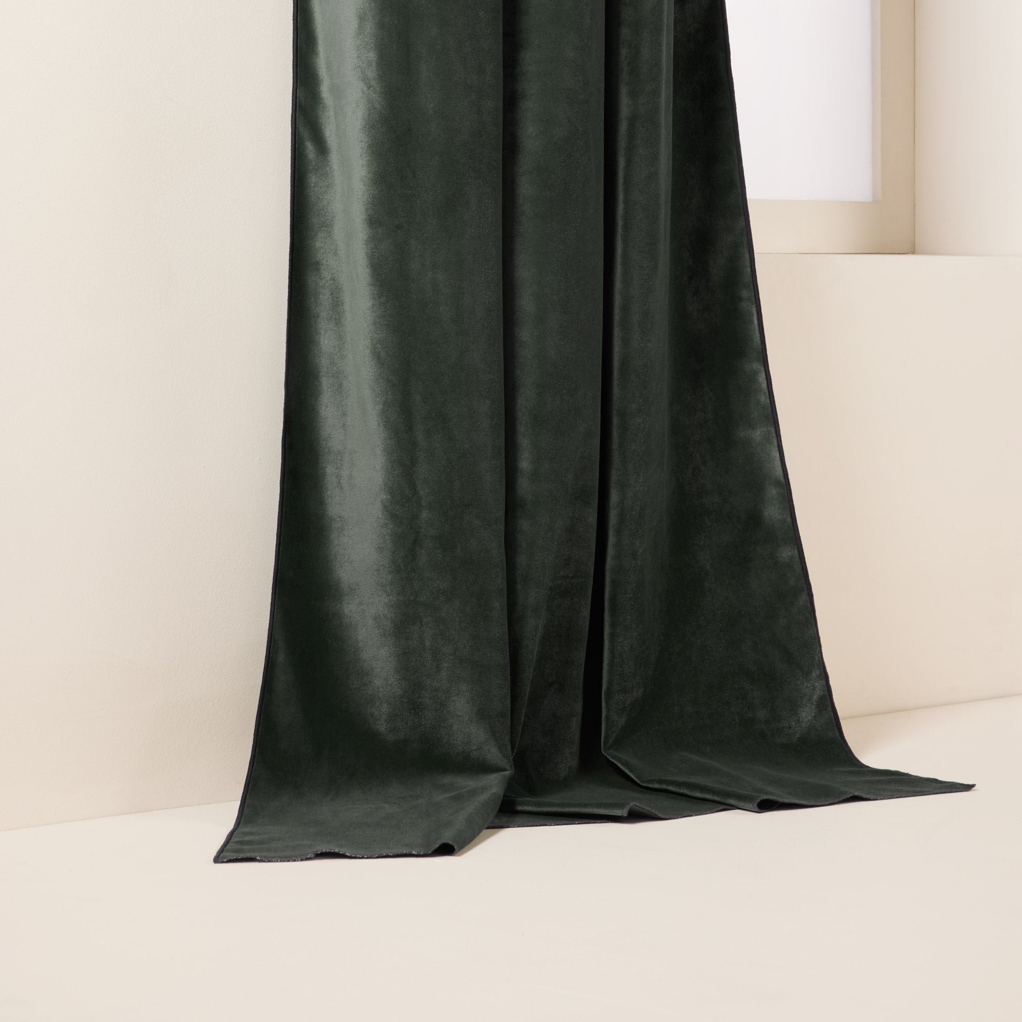 Curtain with black eyelets MADURA Green