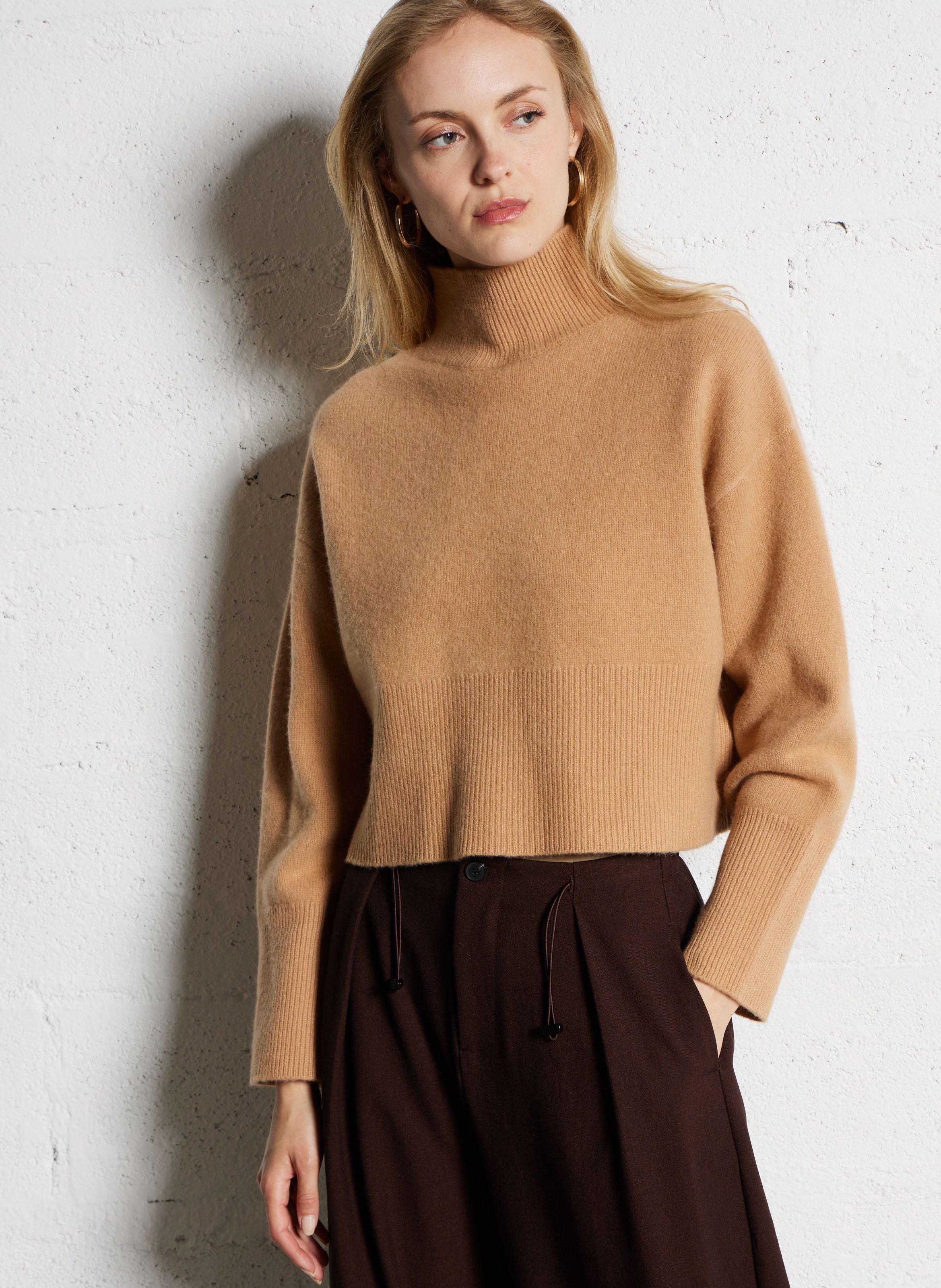 Pull court col montant en laine SUNCOO Beige