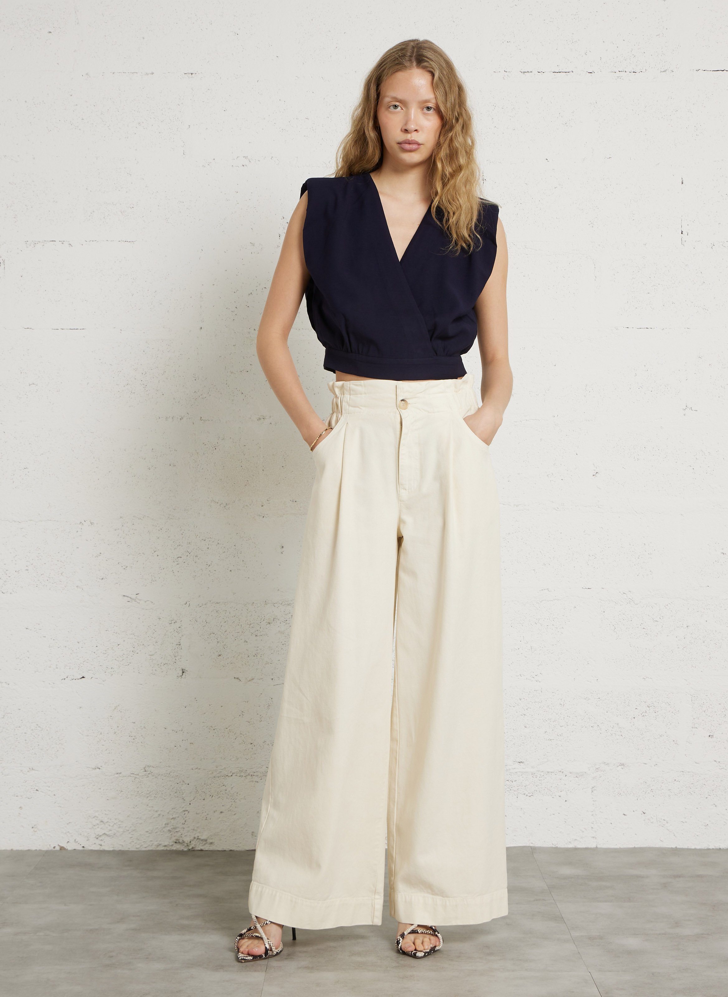 Top court droit col V SUNCOO Bleu