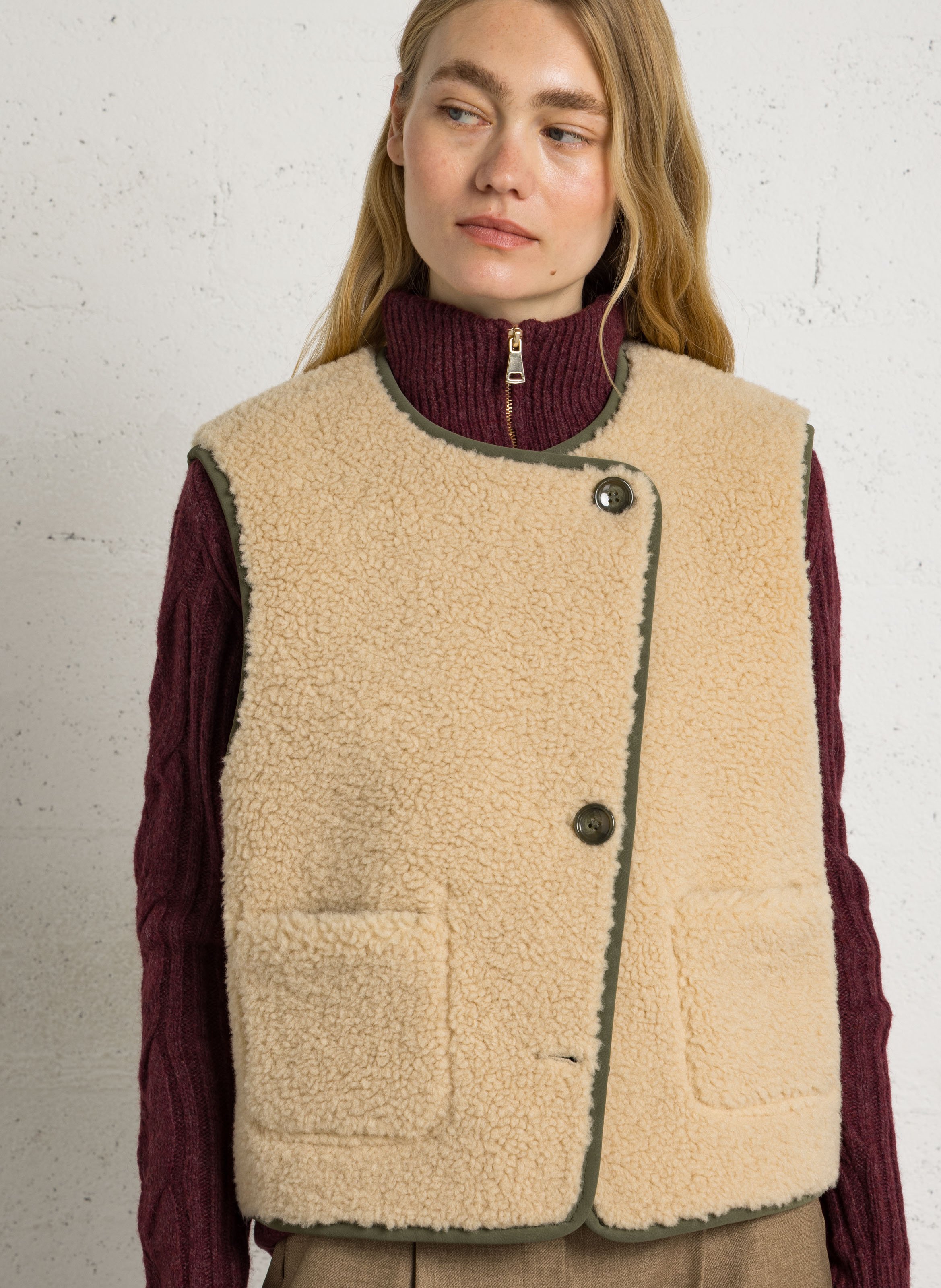 Veste droite sans manche effet fourrure LEON & HARPER Kaki