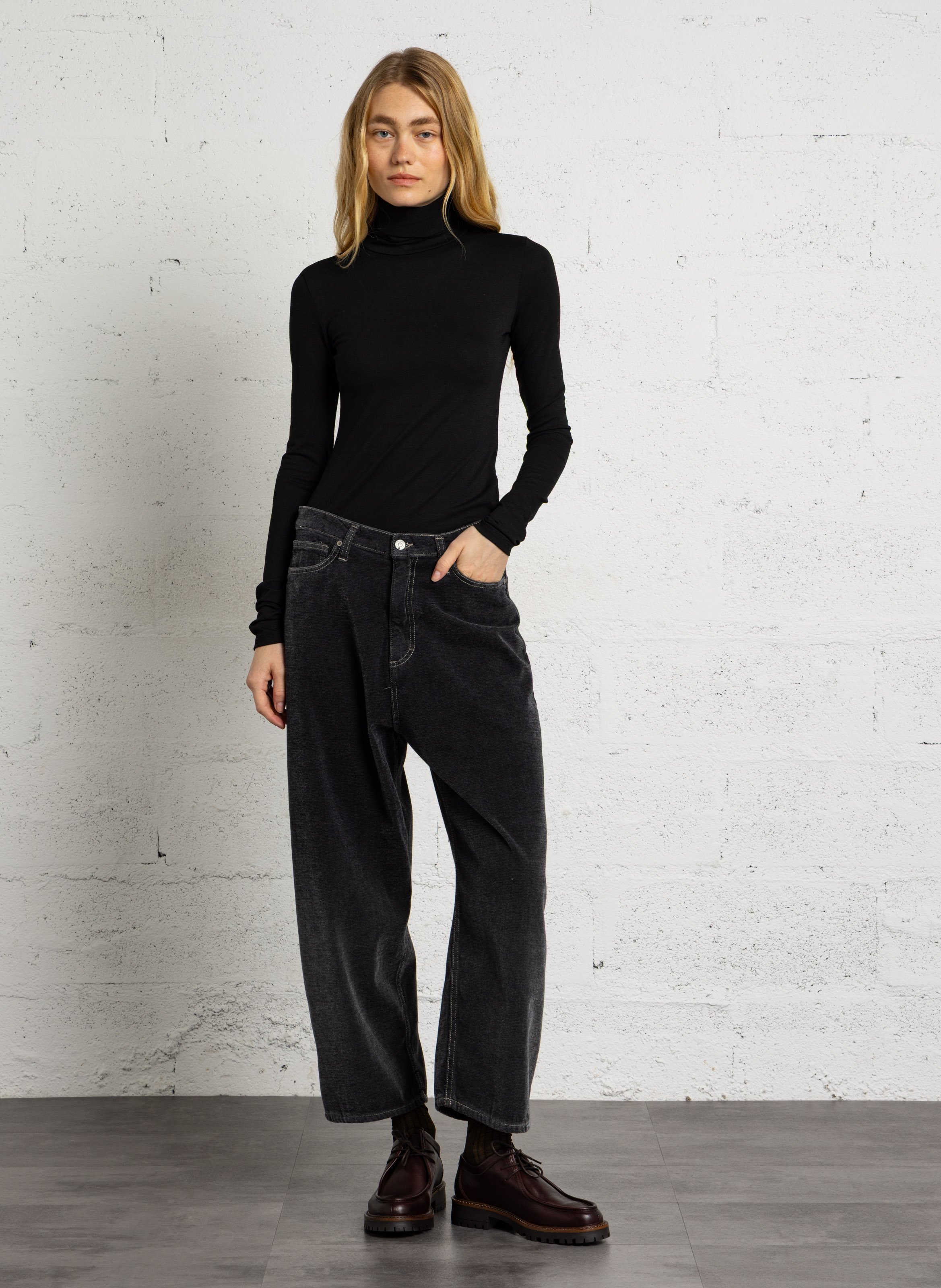 Tailliertes Langarm-Top mit Rollkragen | Schwarz PLEASE Damen
