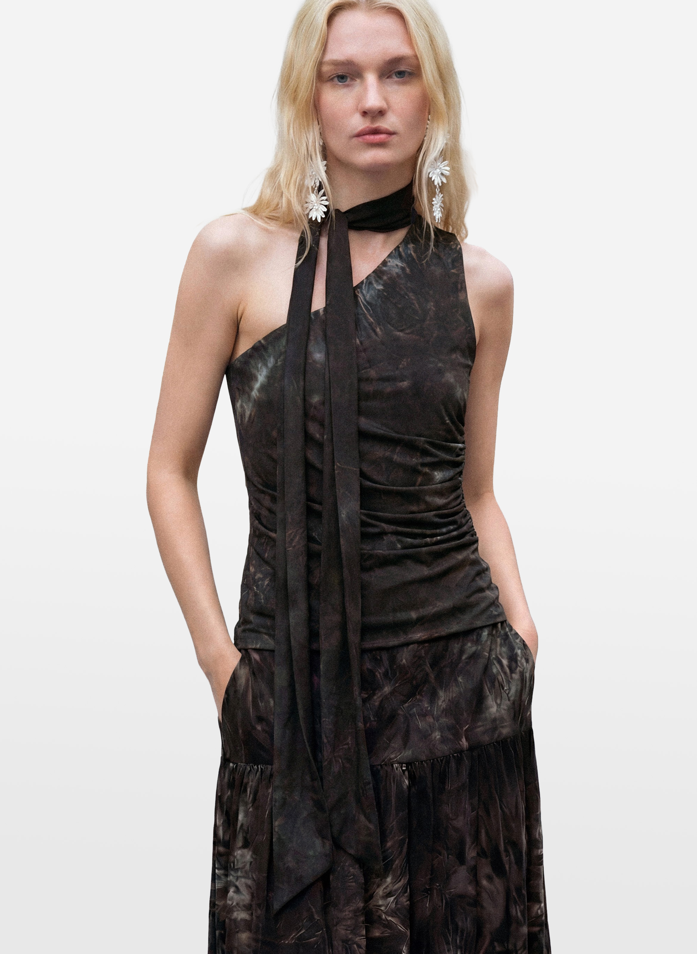 Ärmelloses Top mit Schal-Kragen und Print DESIGUAL Braun