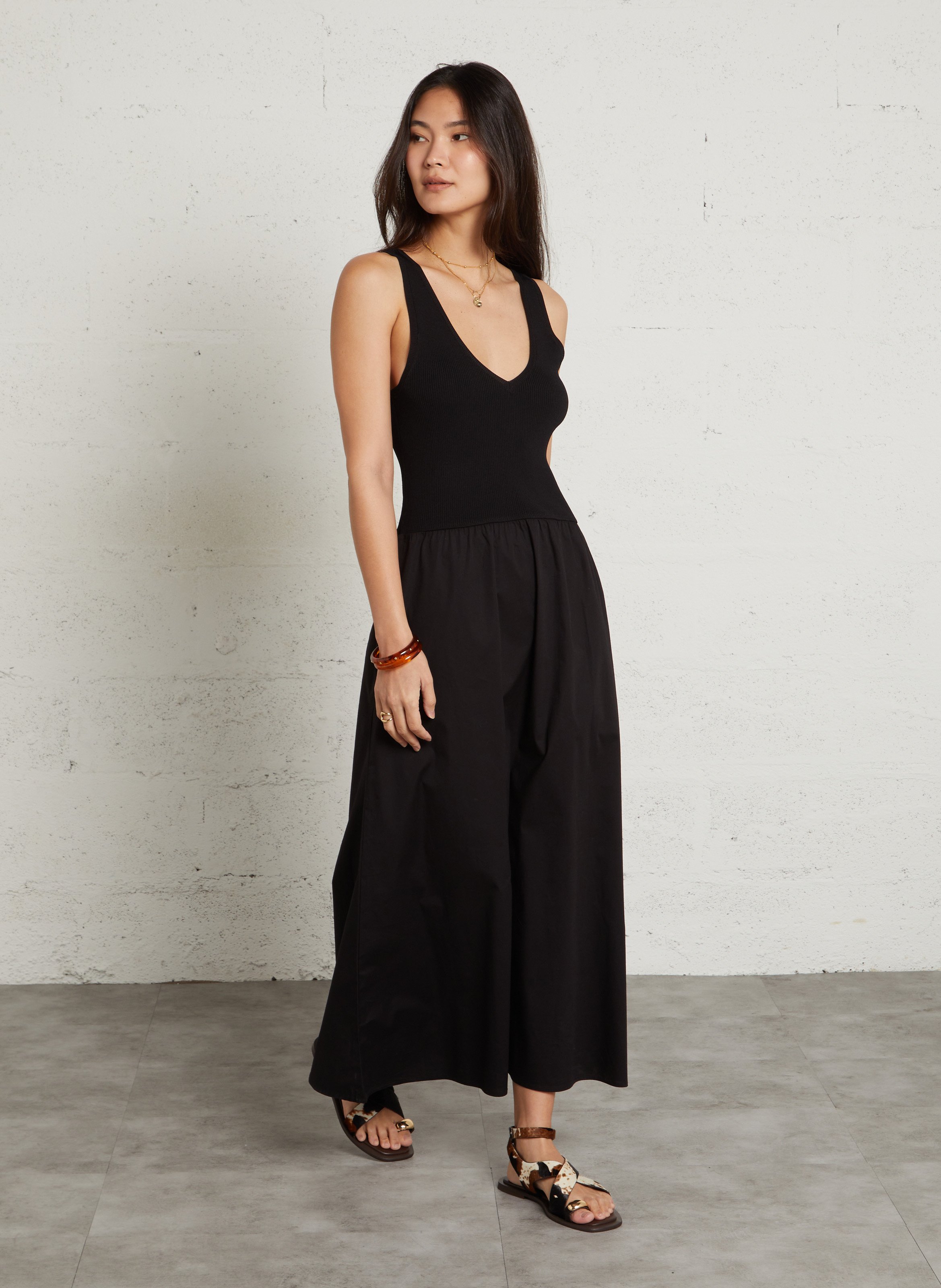 Lange jurk met V-hals MAISON 123 Zwart