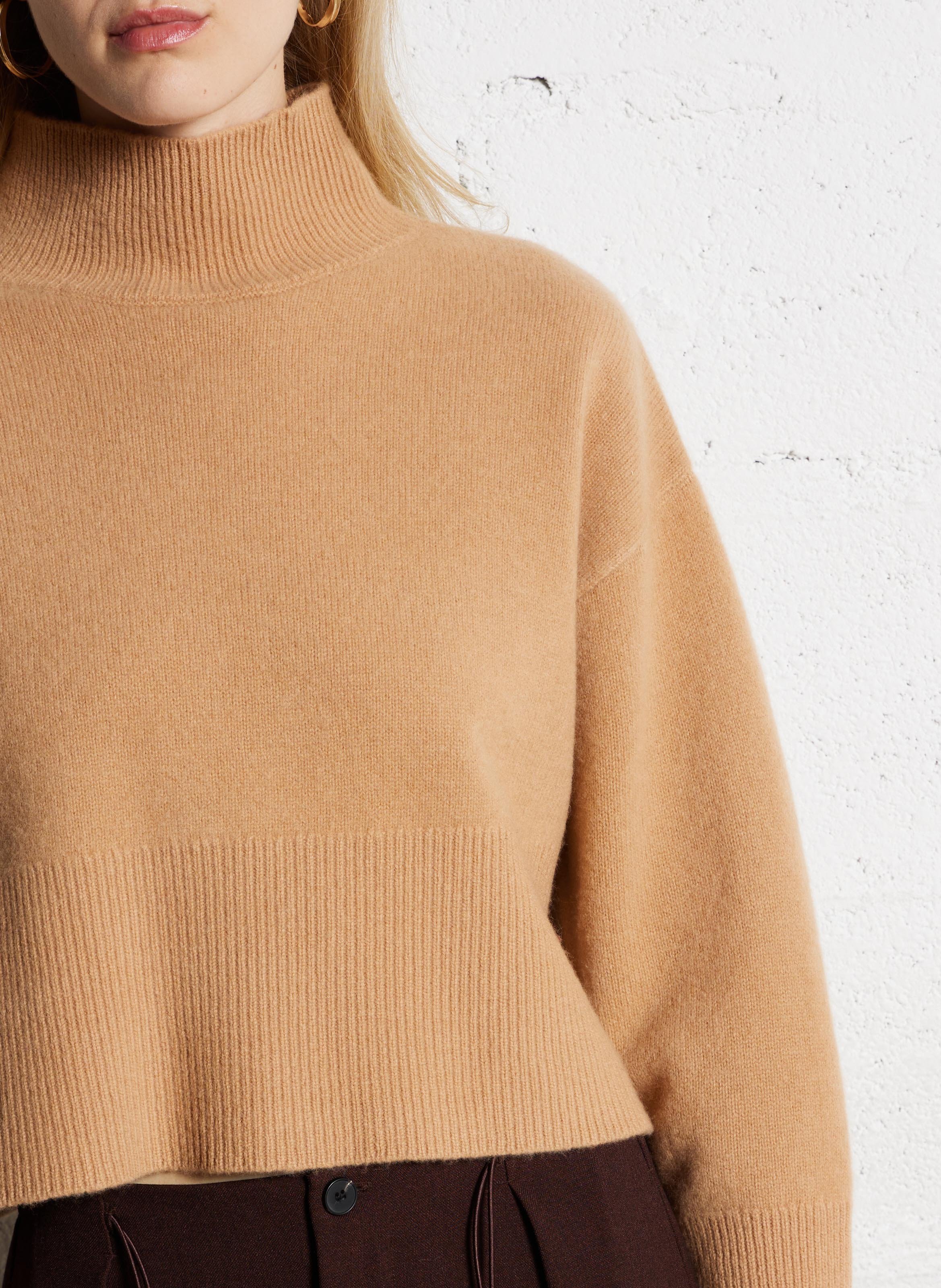 Pull court col montant en laine SUNCOO Beige