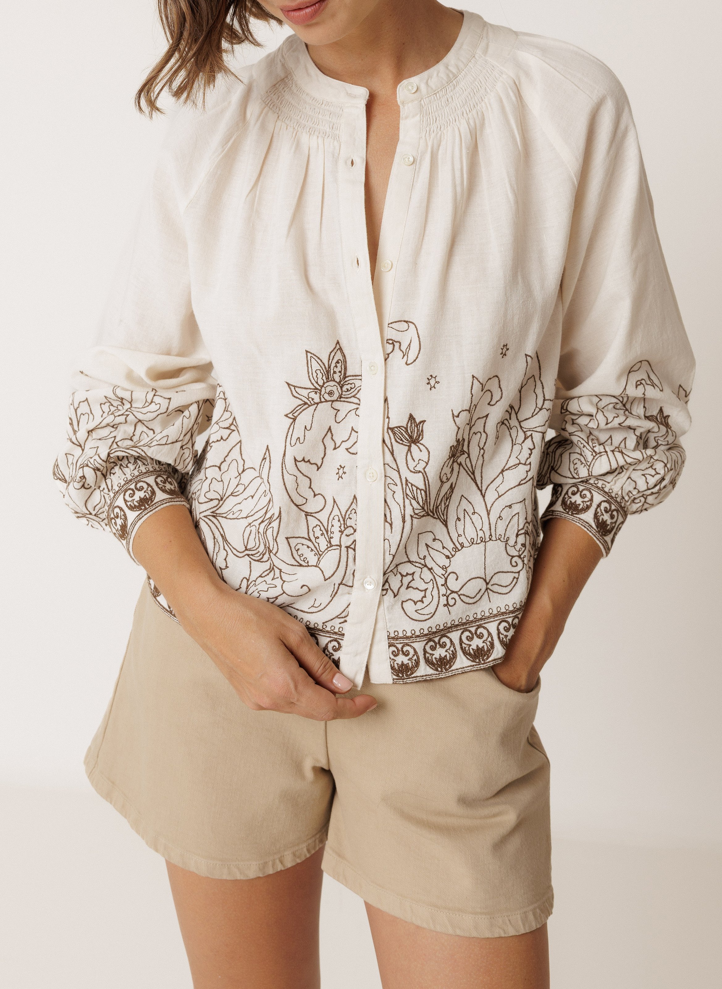 Bluse aus Baumwoll-Mix mit Rundhalsausschnitt INDI & COLD