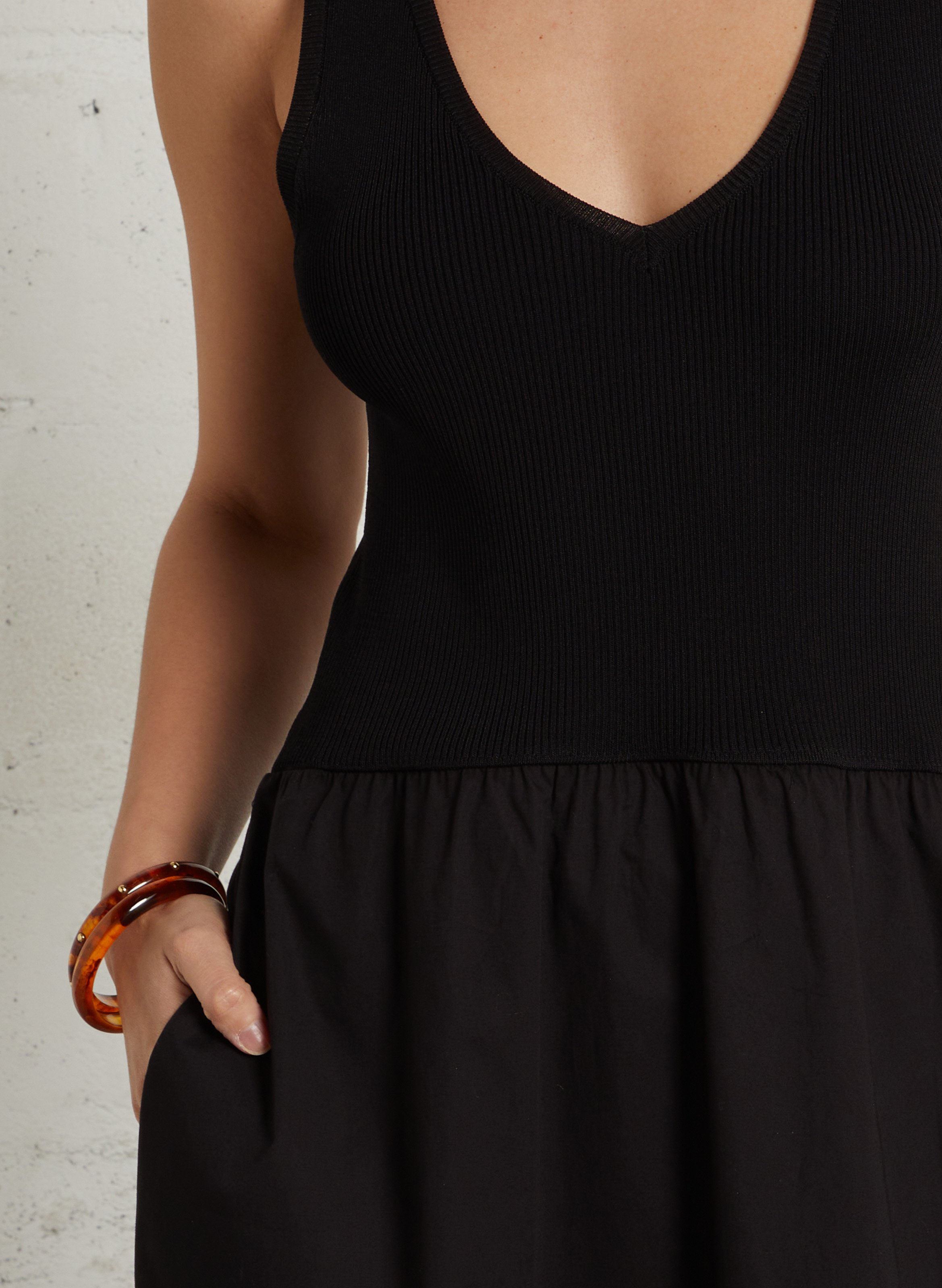 Lange jurk met V-hals MAISON 123 Zwart