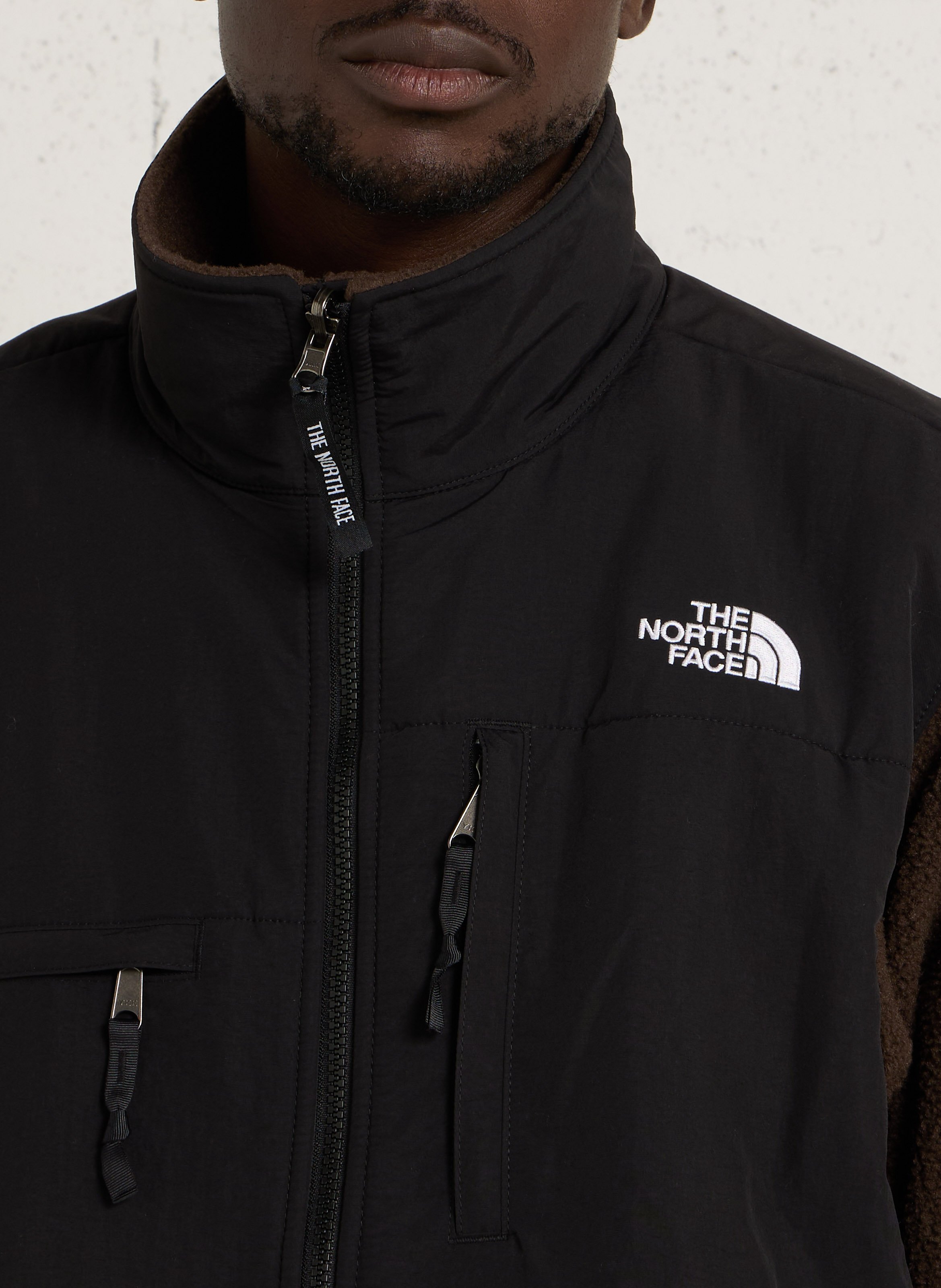 Gerade geschnittene Fleecejacke mit Stehkragen THE NORTH FACE Braun
