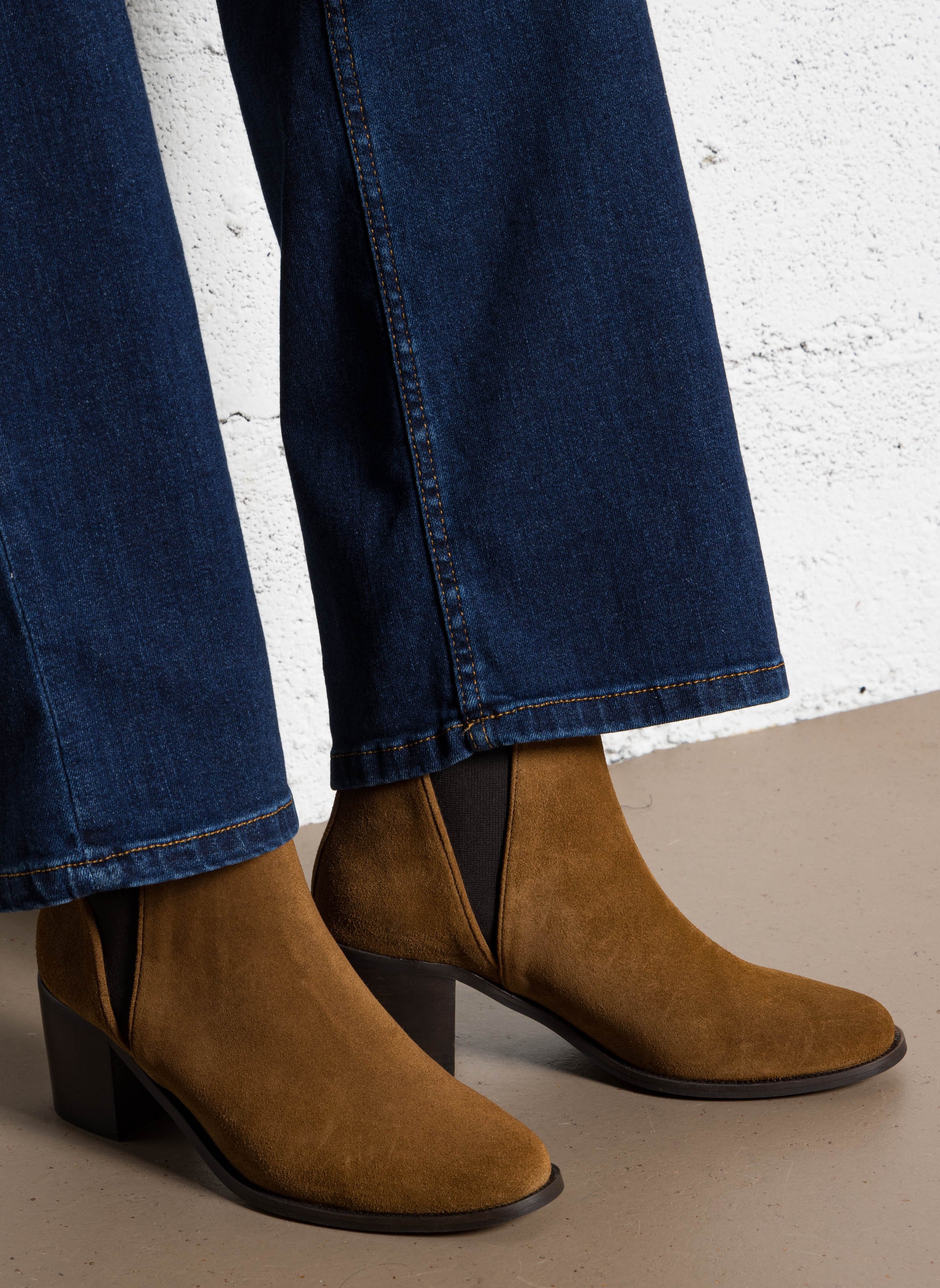 Effen leren enkellaarzen met textuur MAISON TOUFET Beige