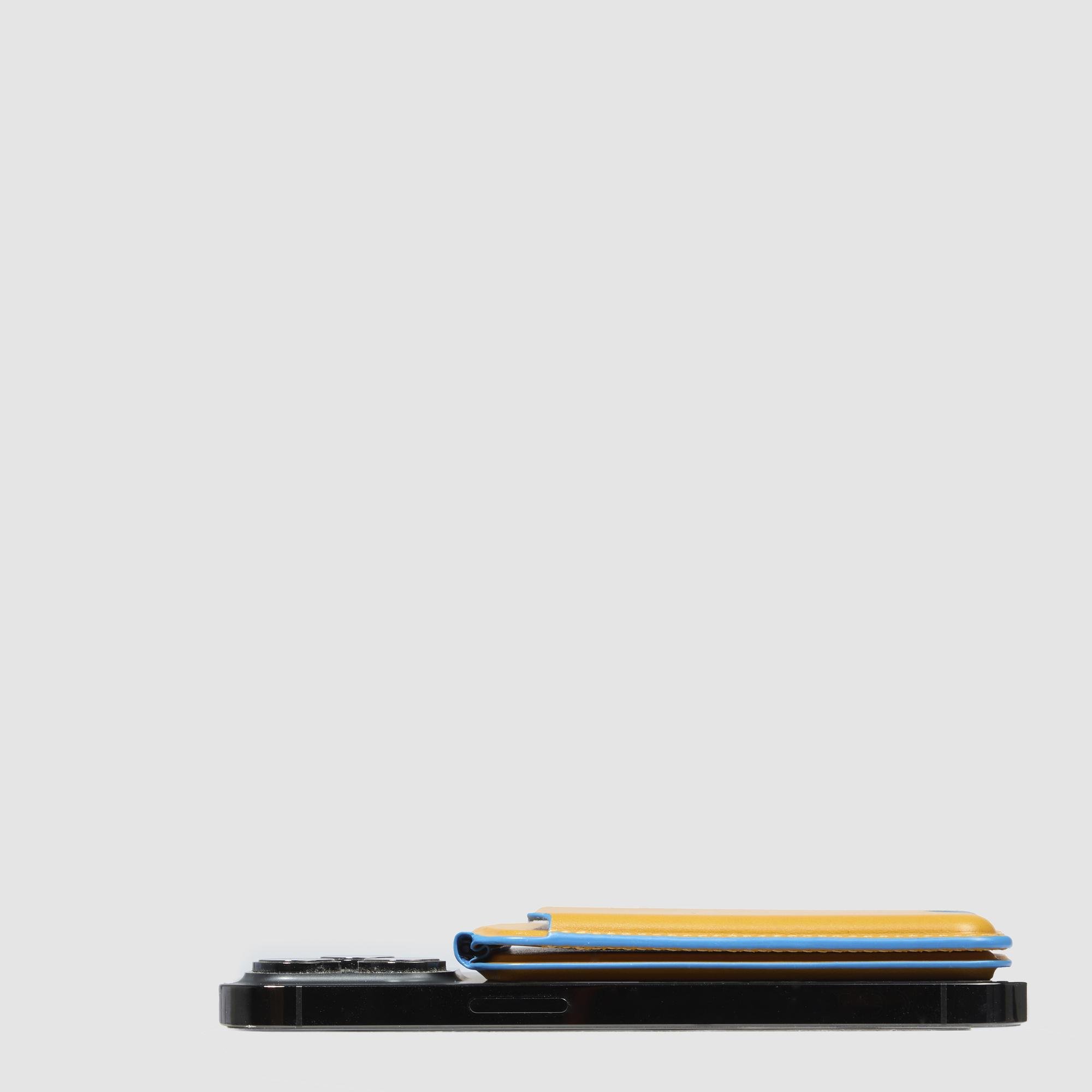 Magsafe leather wallet with rechargeable tracker PIQUADRO Yellow