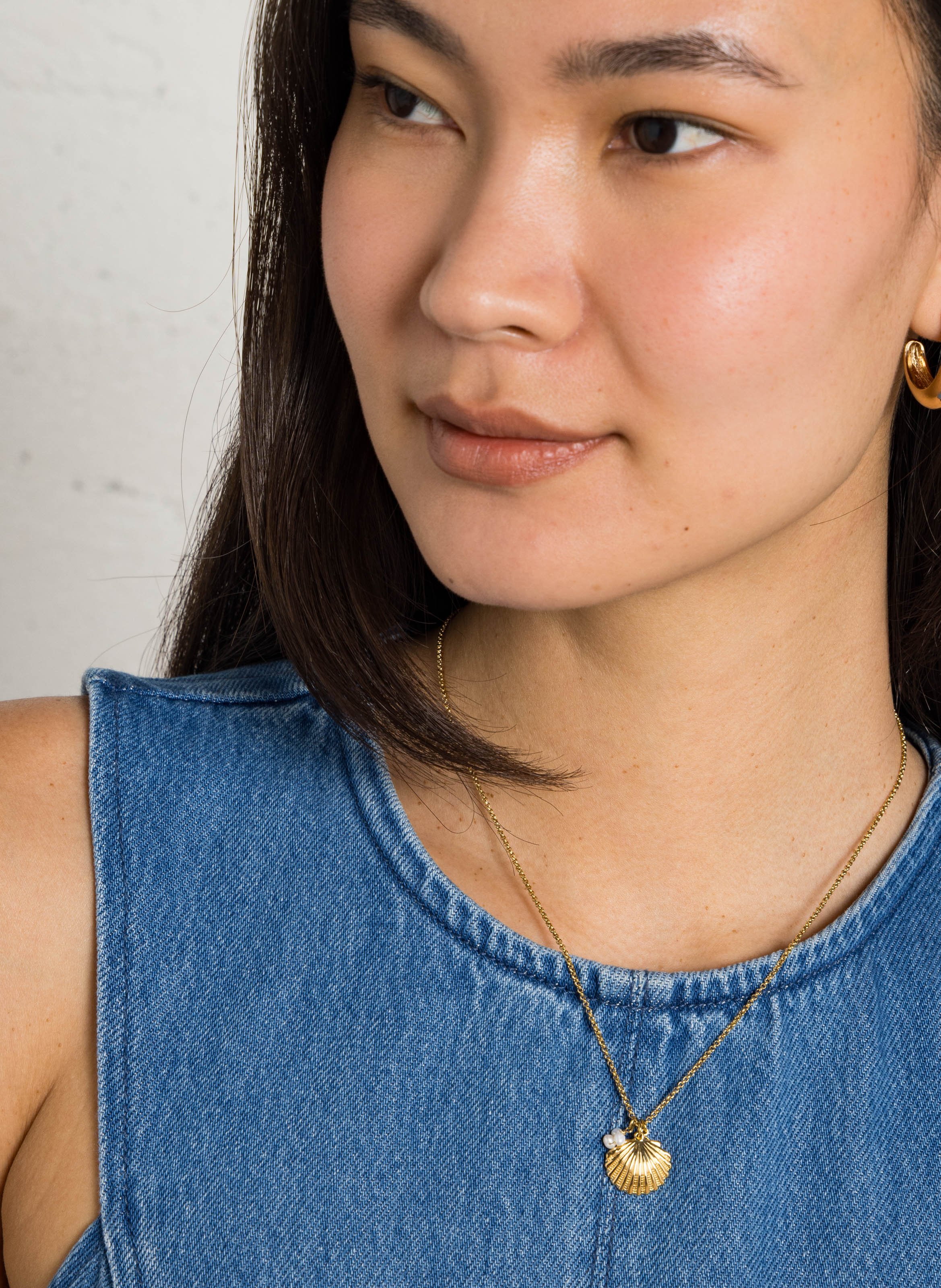 Collier  AU PRINTEMPS PARIS Doré