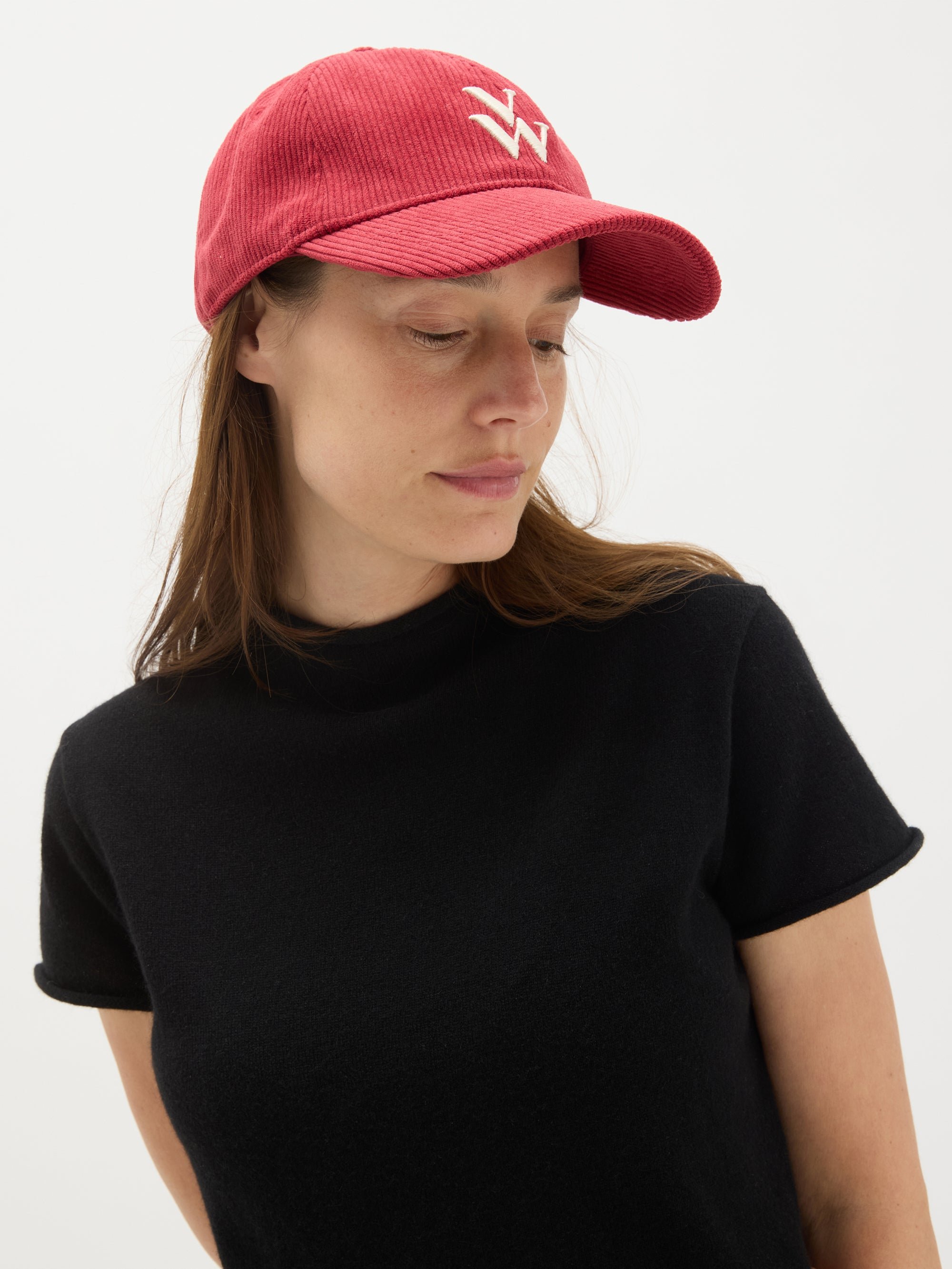 Embroidered monogram cap VANESSA WU Red