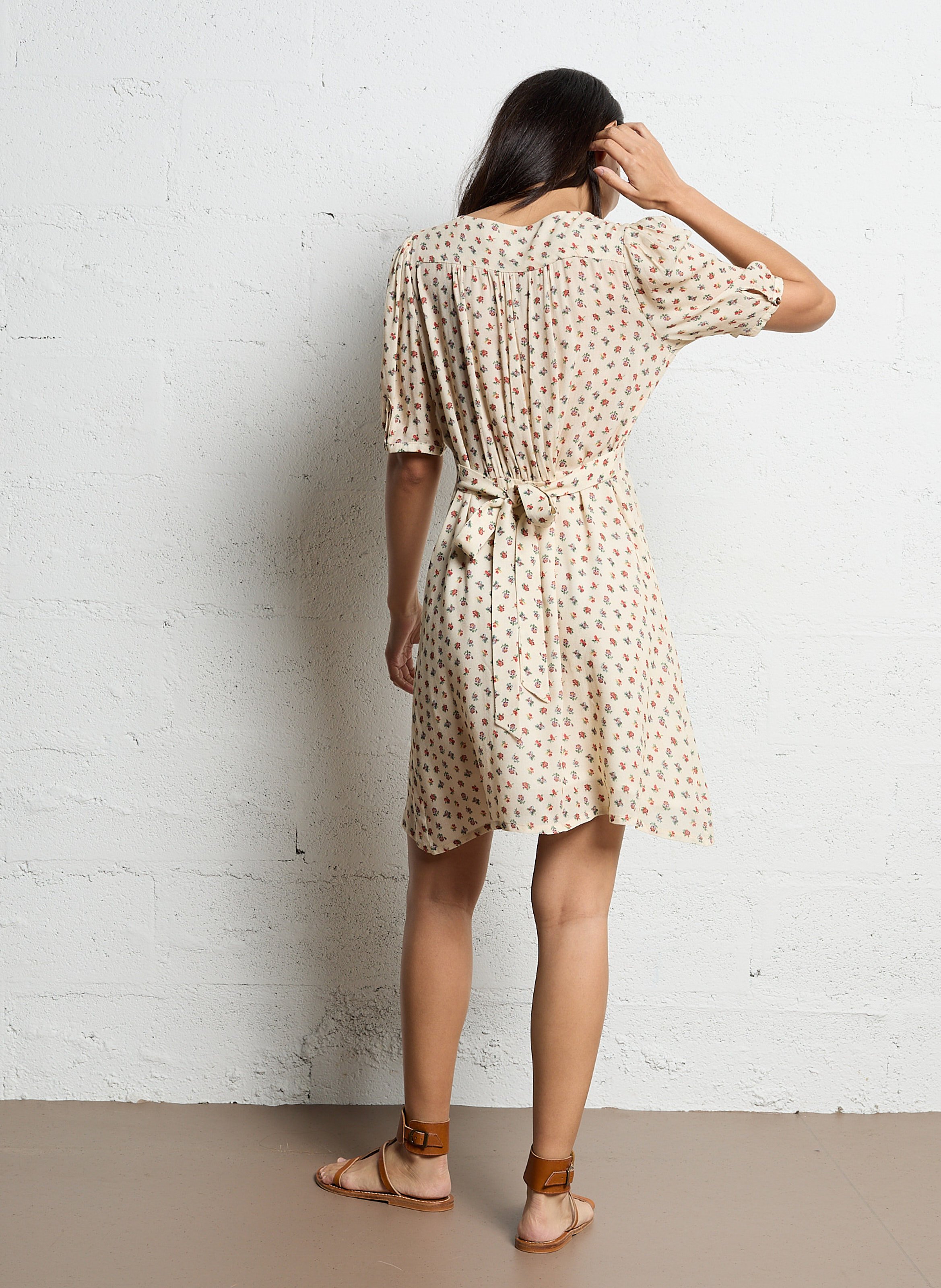 Robe courte cintrée col V EMILE ET IDA Beige