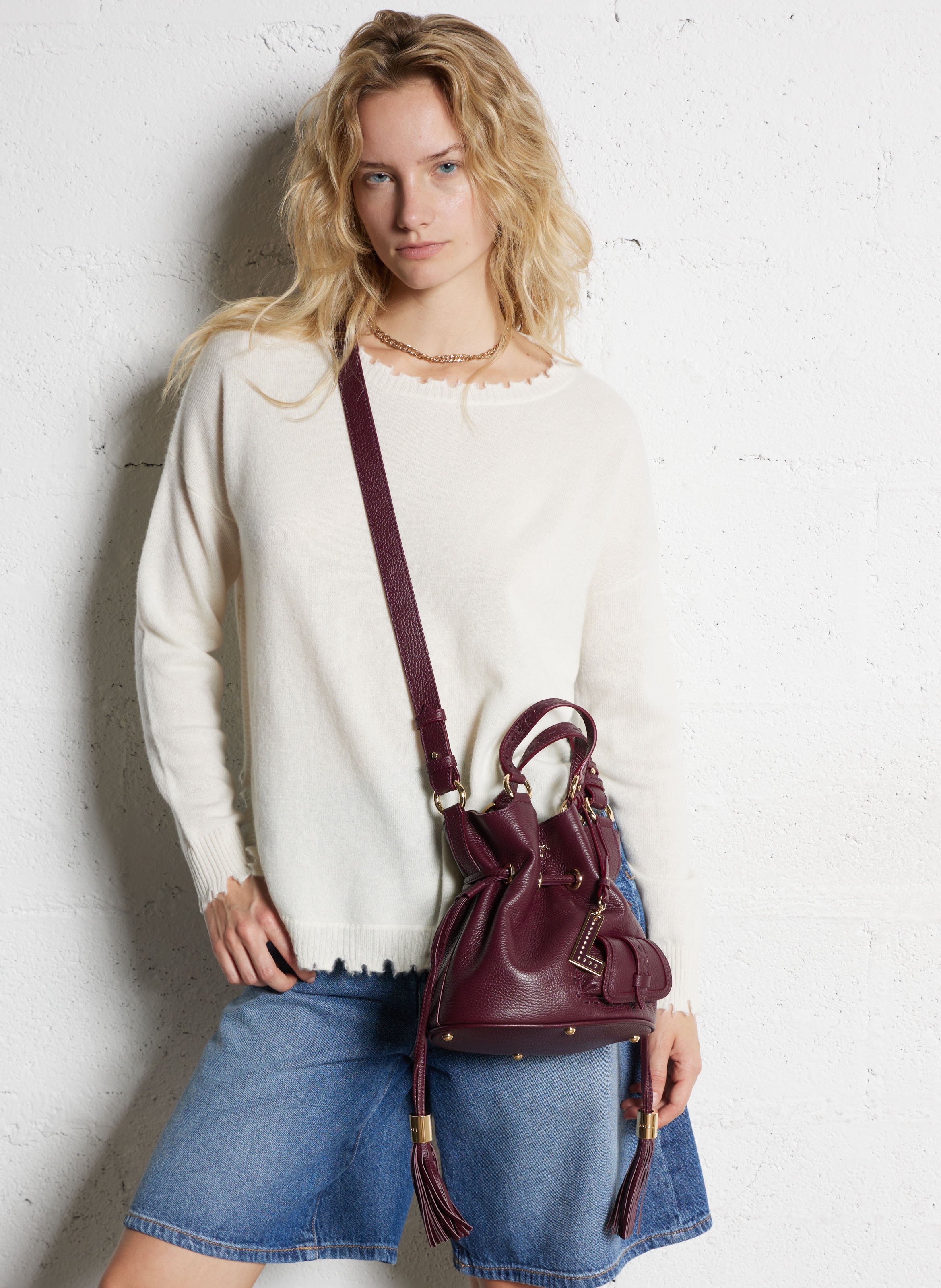 Grained leather bucket bag LANCEL Plums