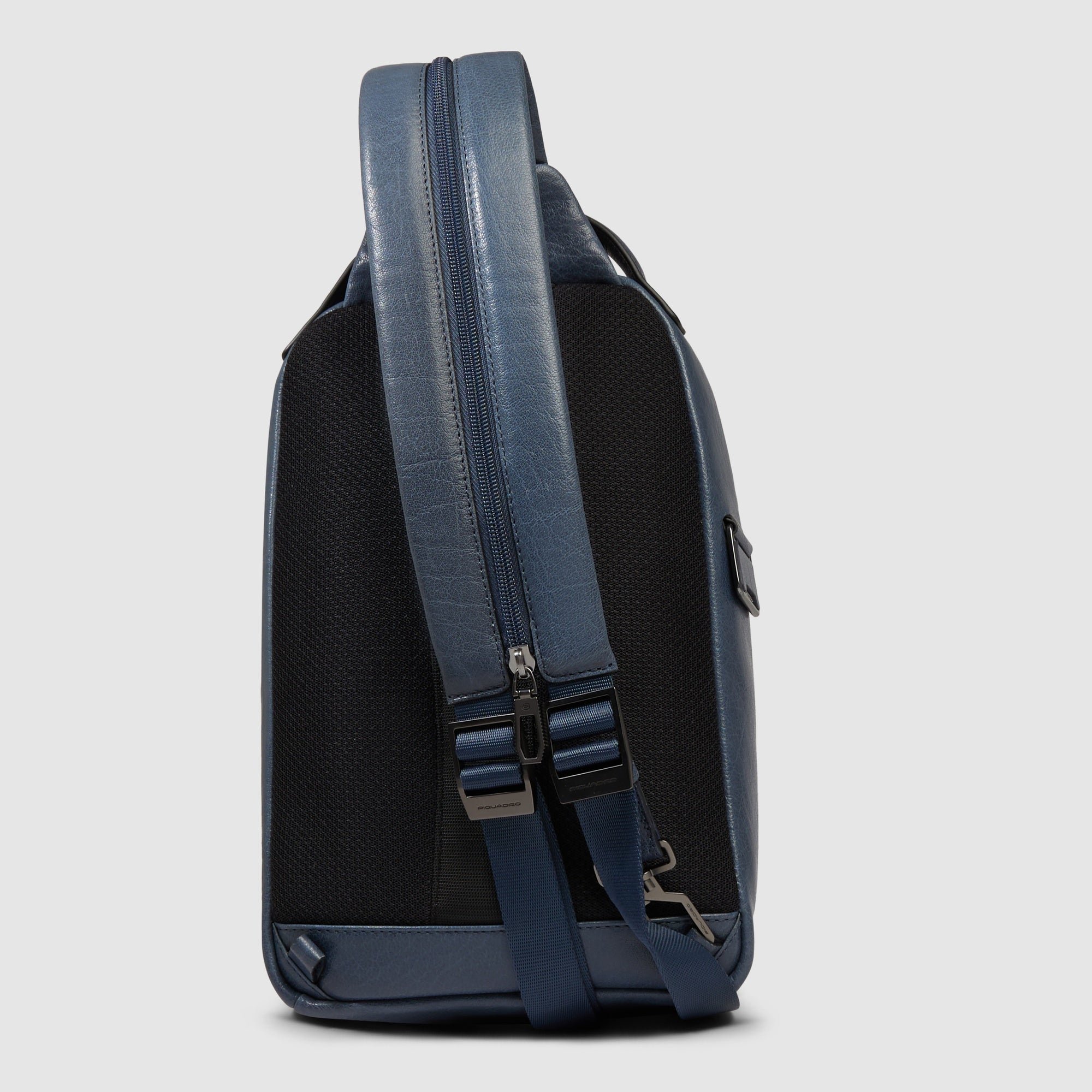 Convertible chest bag into backpack PIQUADRO Grey