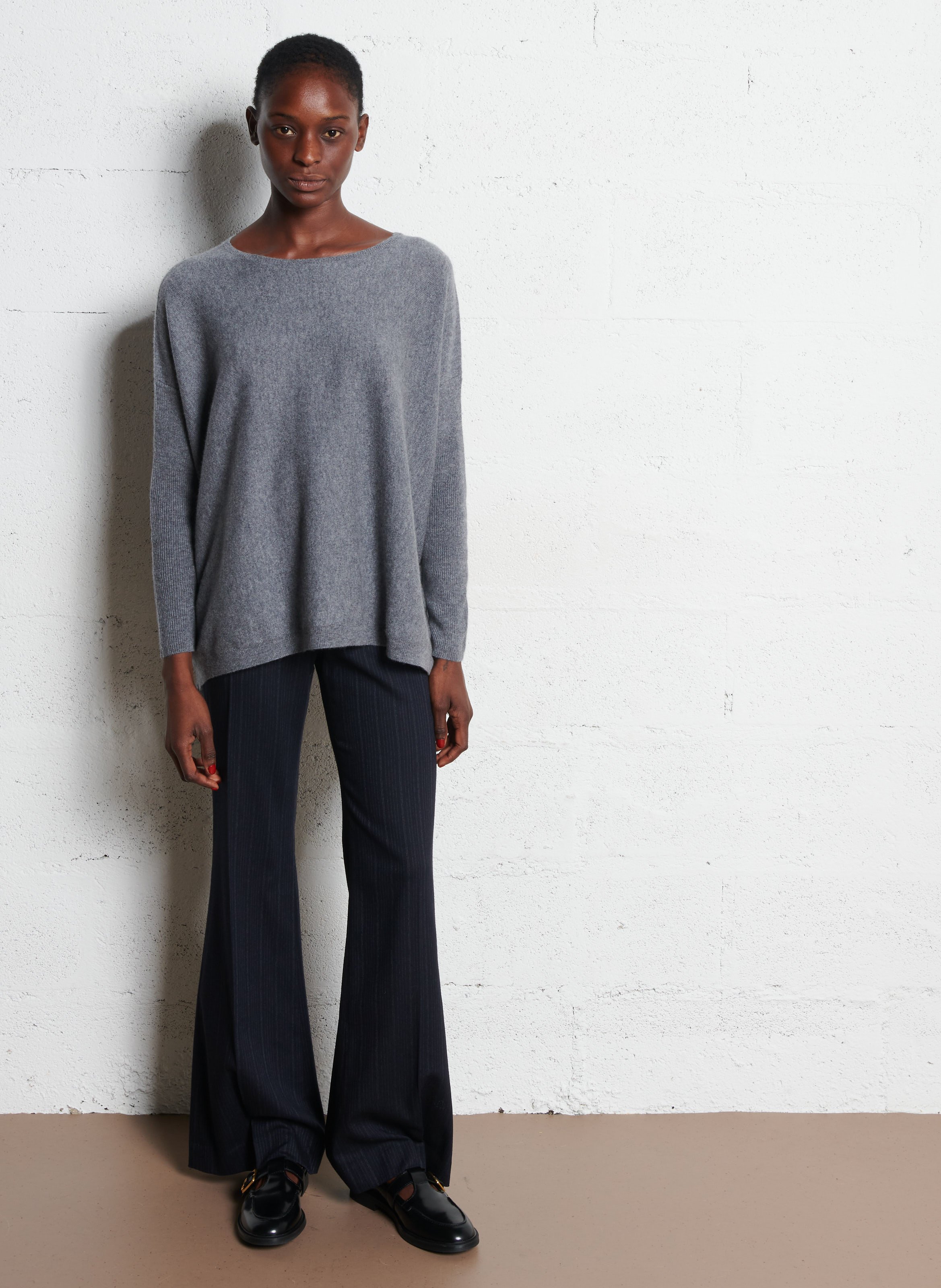 Weiter Kaschmirpullover mit U-Boot-Ausschnitt KUJTEN Silber