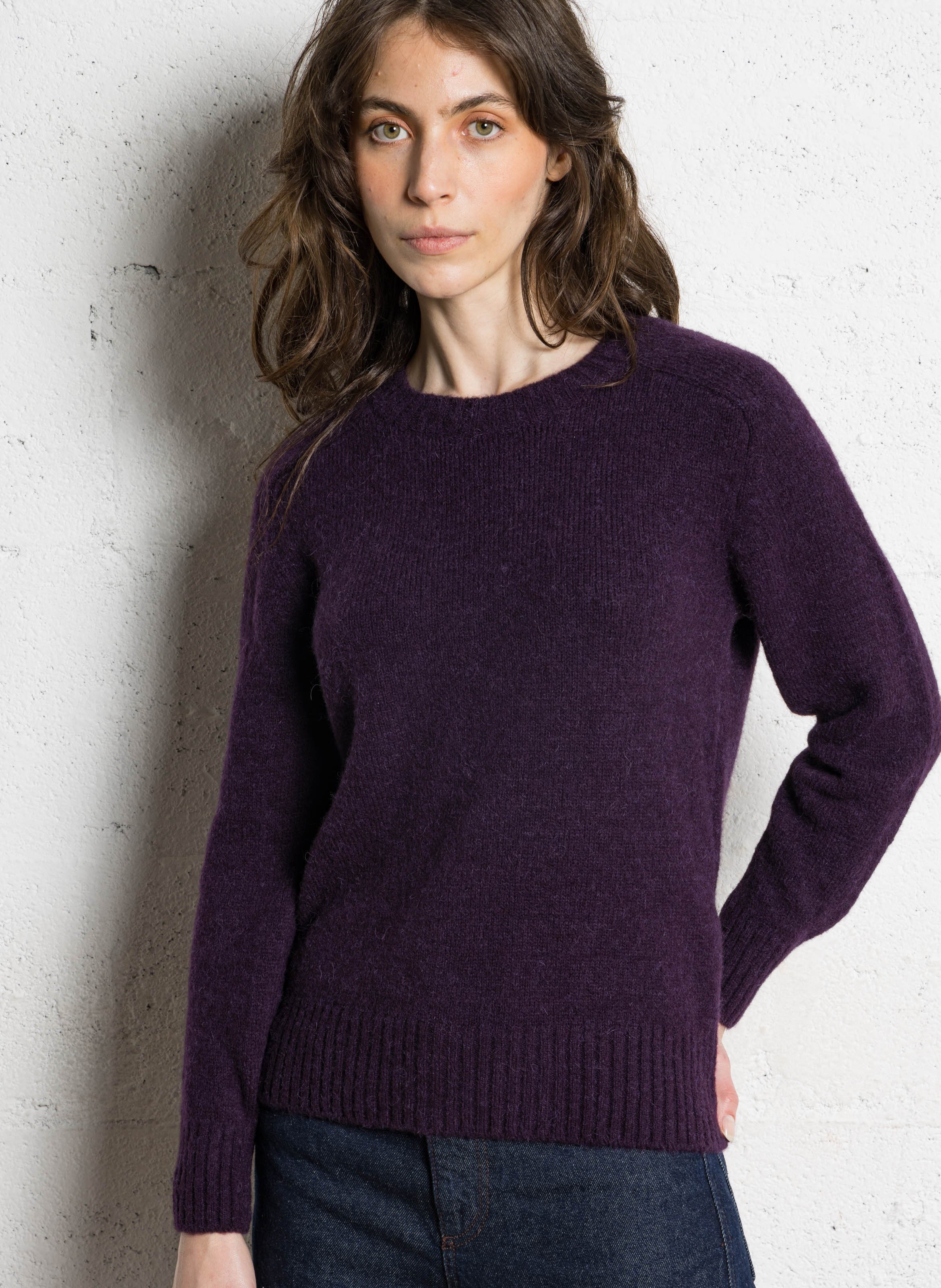 Pull col rond droit en maille tricotée SOEUR Violet