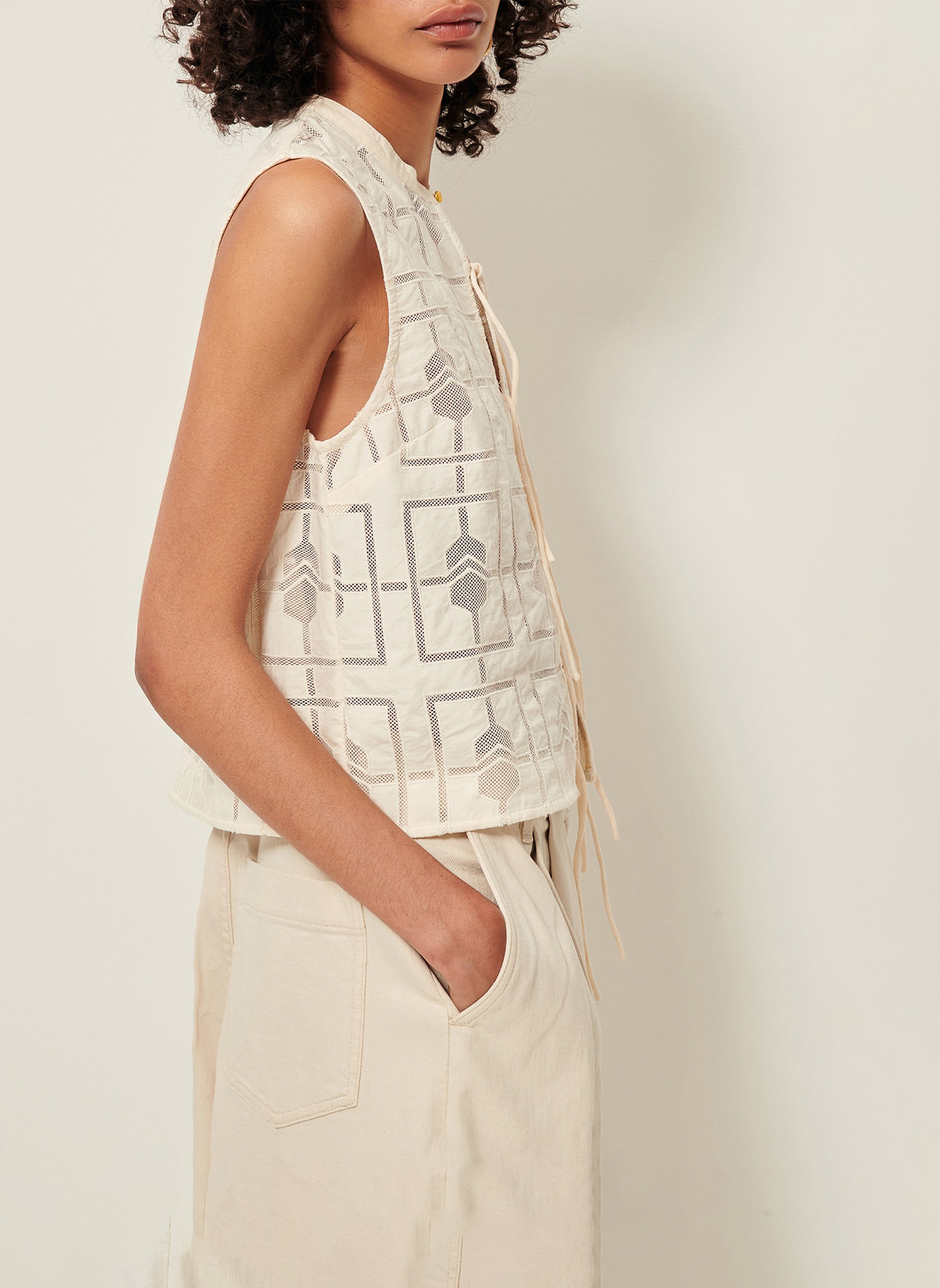Mouwloze top met netmotief SESSUN Beige