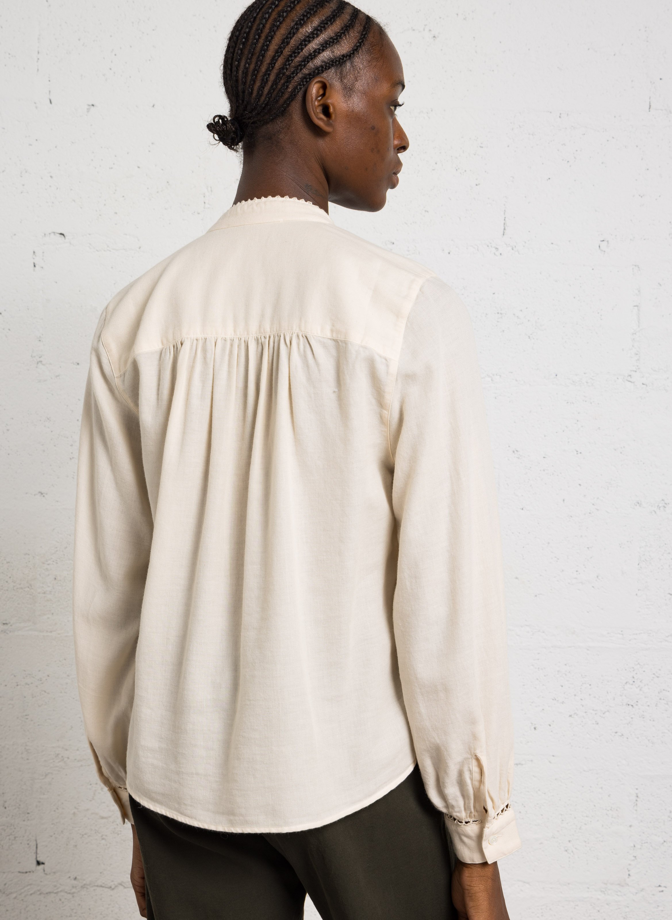 Gerader Rundhalsausschnitt-Blusenpullover aus Baumwolle und Wolle. POMANDERE Weiss