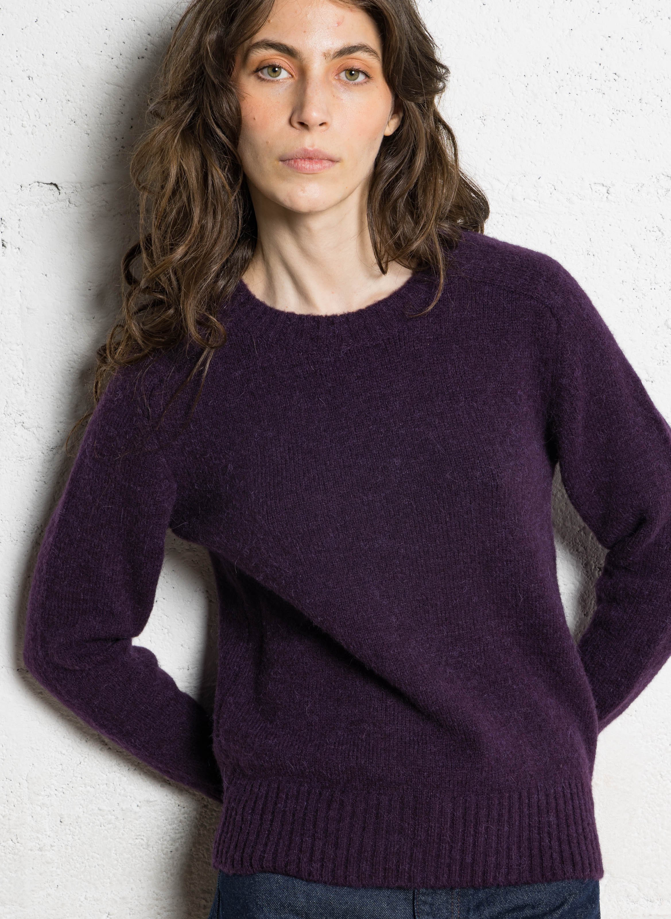 Pull col rond droit en maille tricotée SOEUR Violet