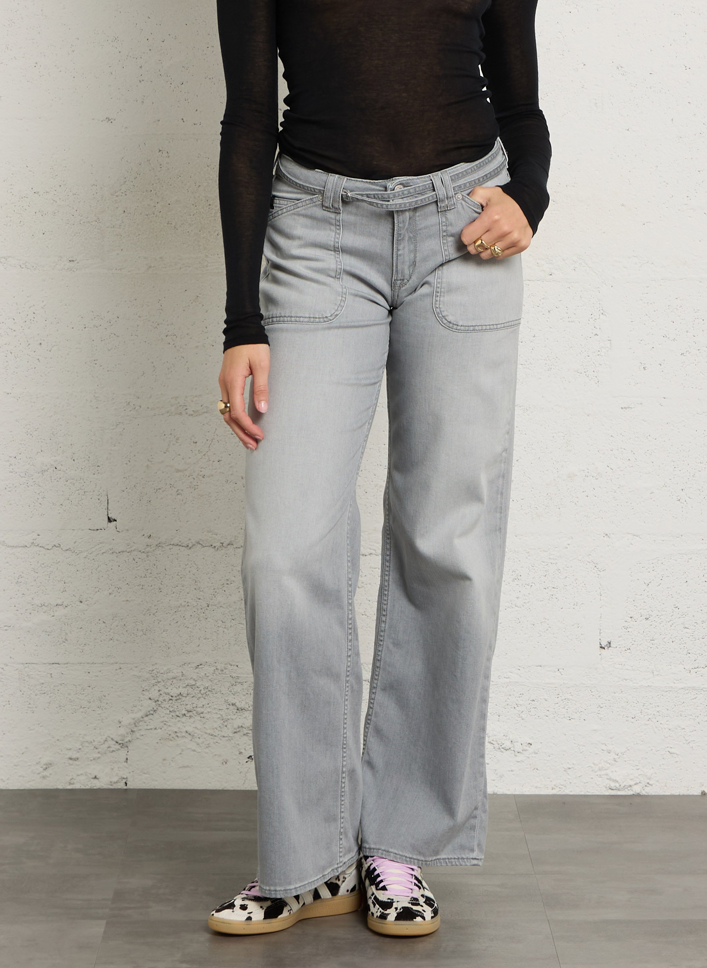 Gerade geschnittene Hose mit mittelhoher Taille in einfarbig LE TEMPS DES CERISES Grau