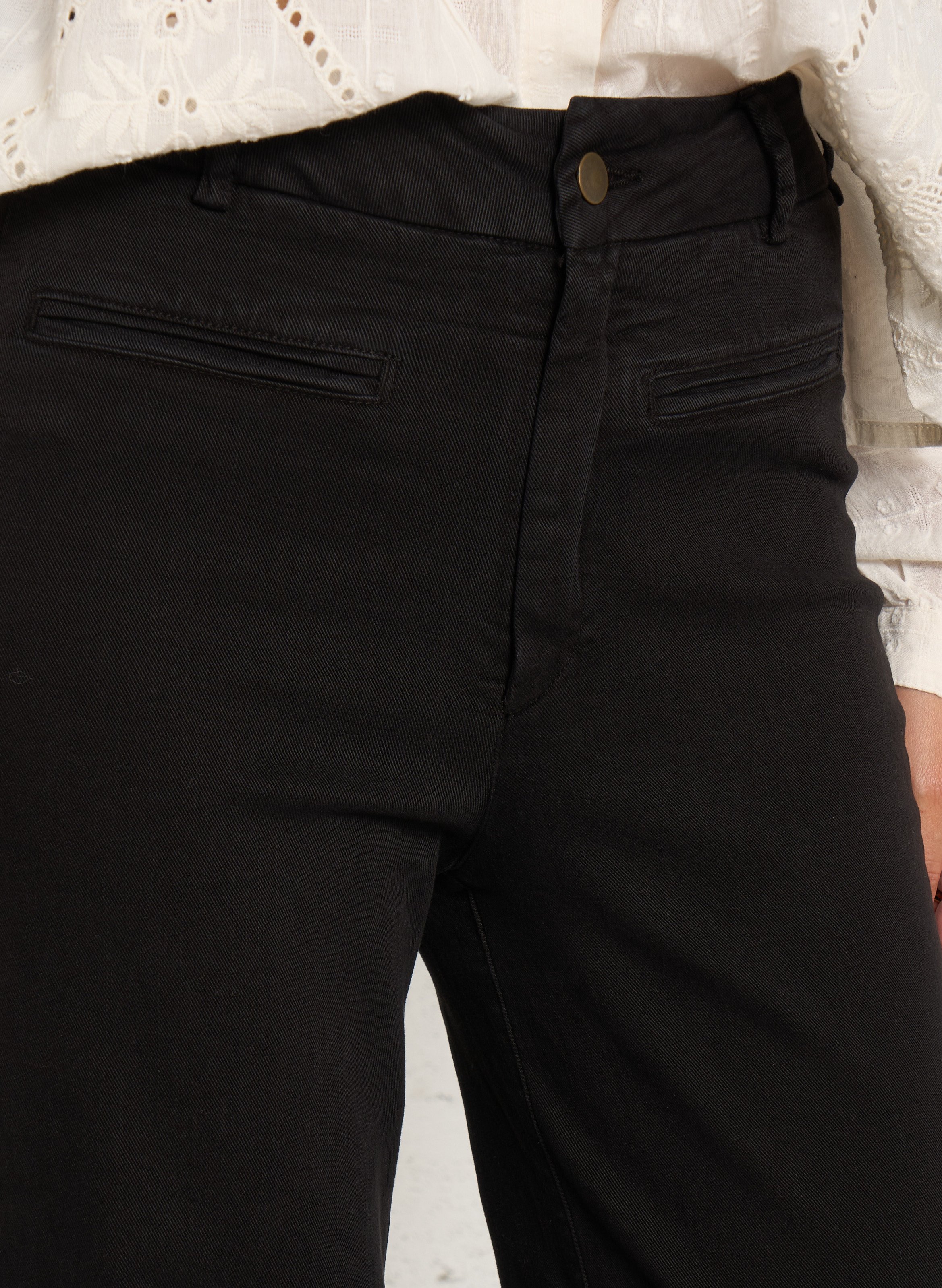 Gerade geschnittene Hose aus Baumwoll-Mix MAISON HOTEL Schwarz
