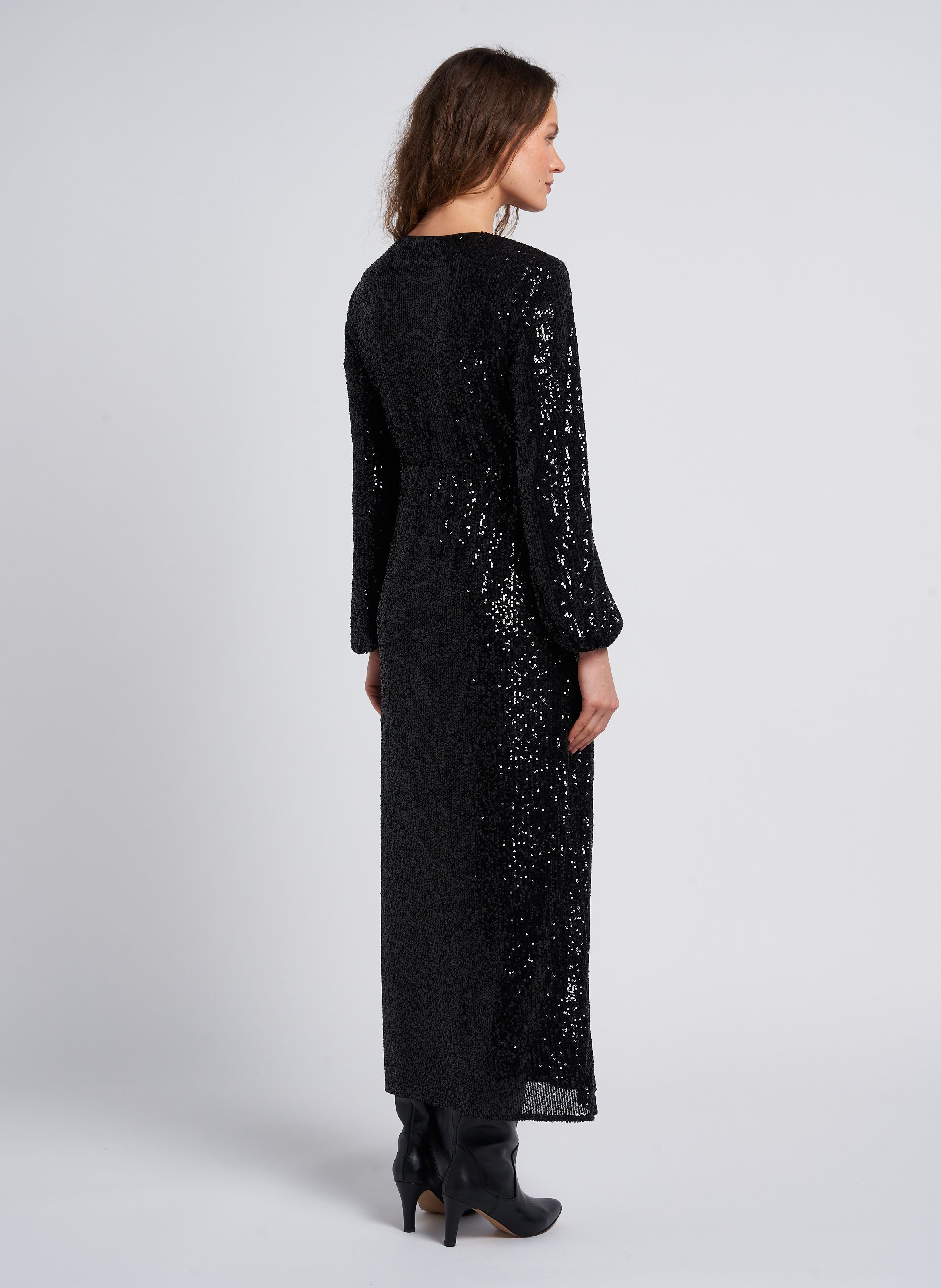 Robe longue cintr e col V sequins Noir