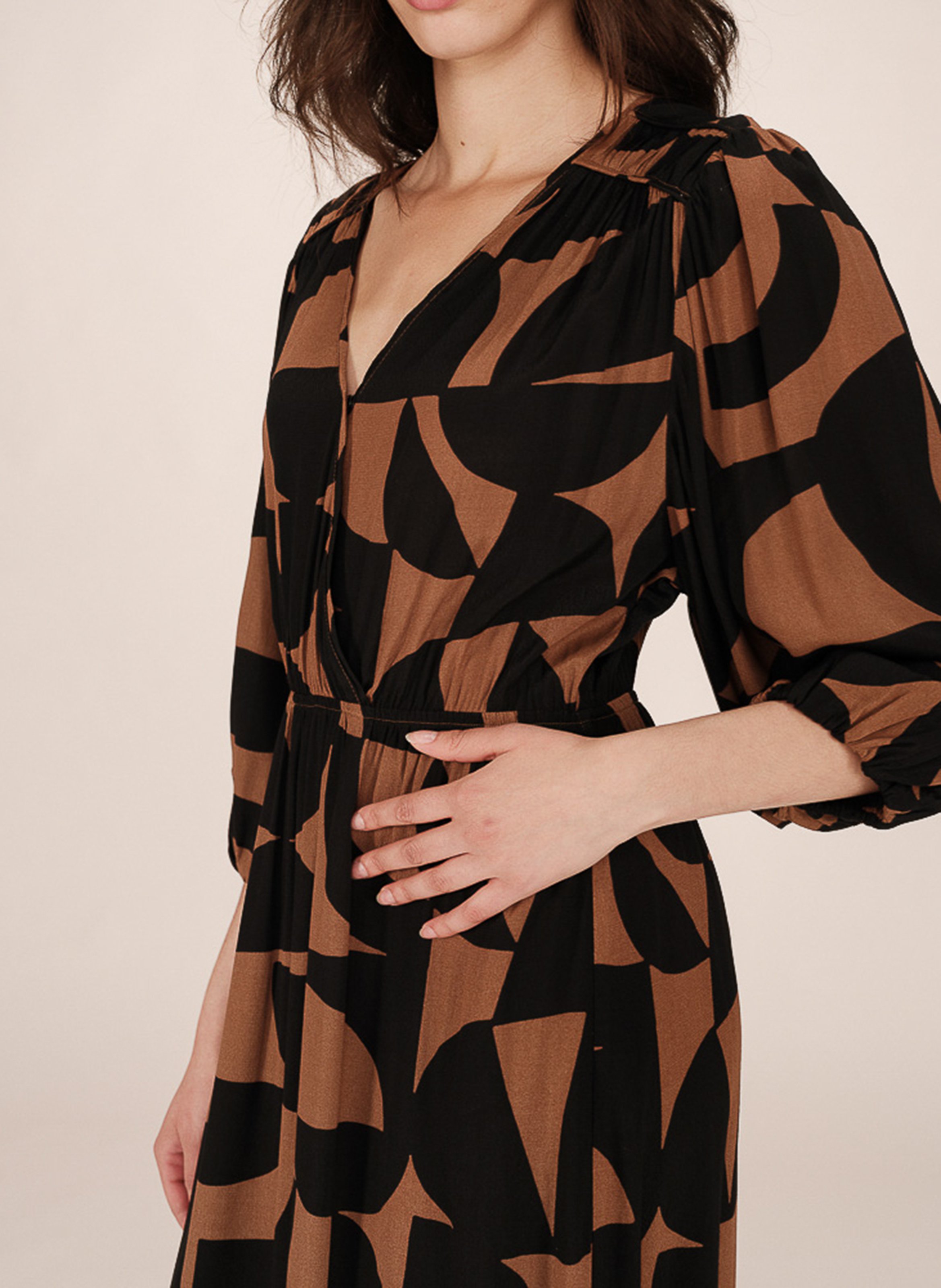 Lange jurk met V-hals en print GRACE ET MILA Brown