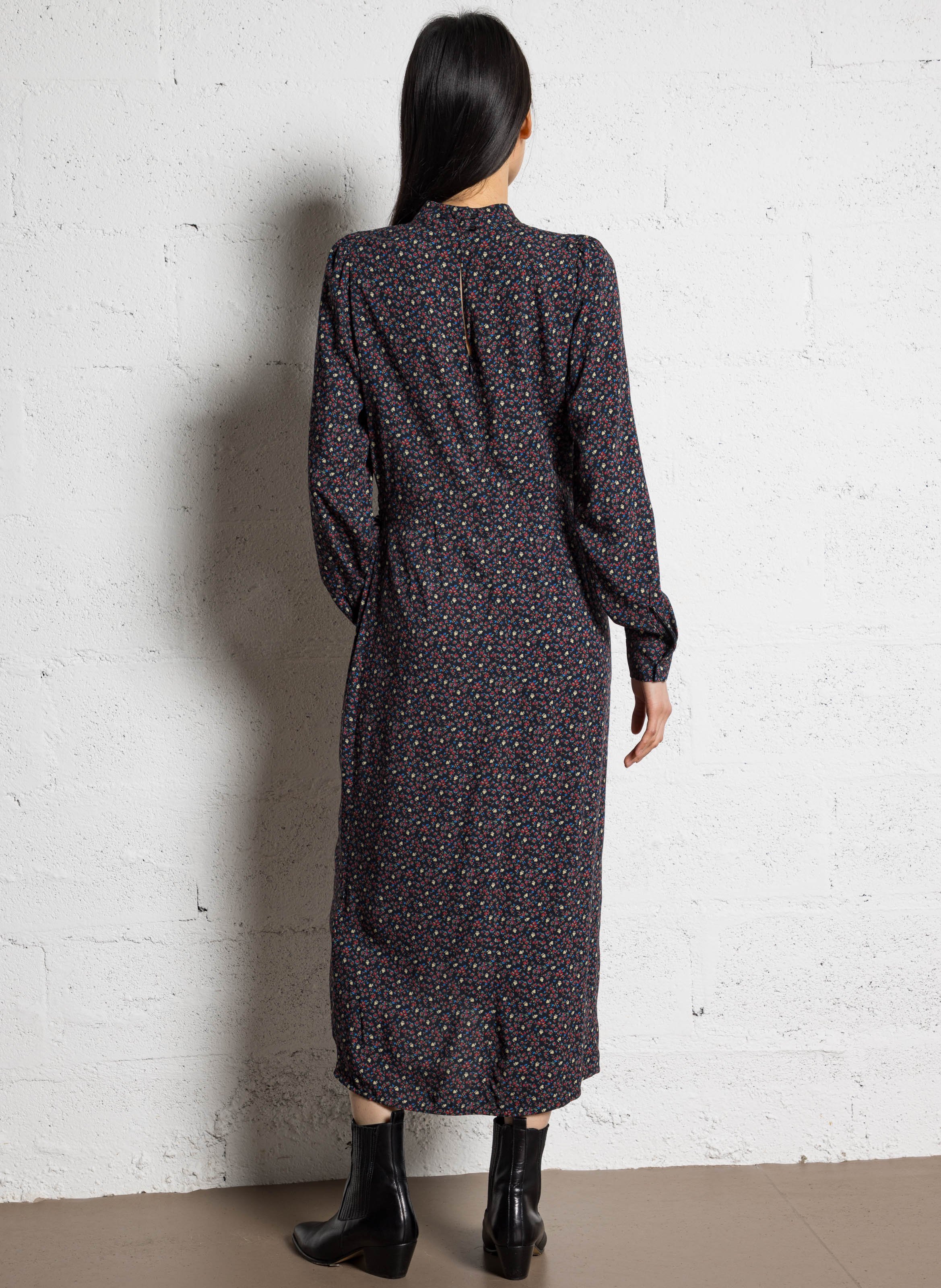 Long dress with round neck and floral print Black