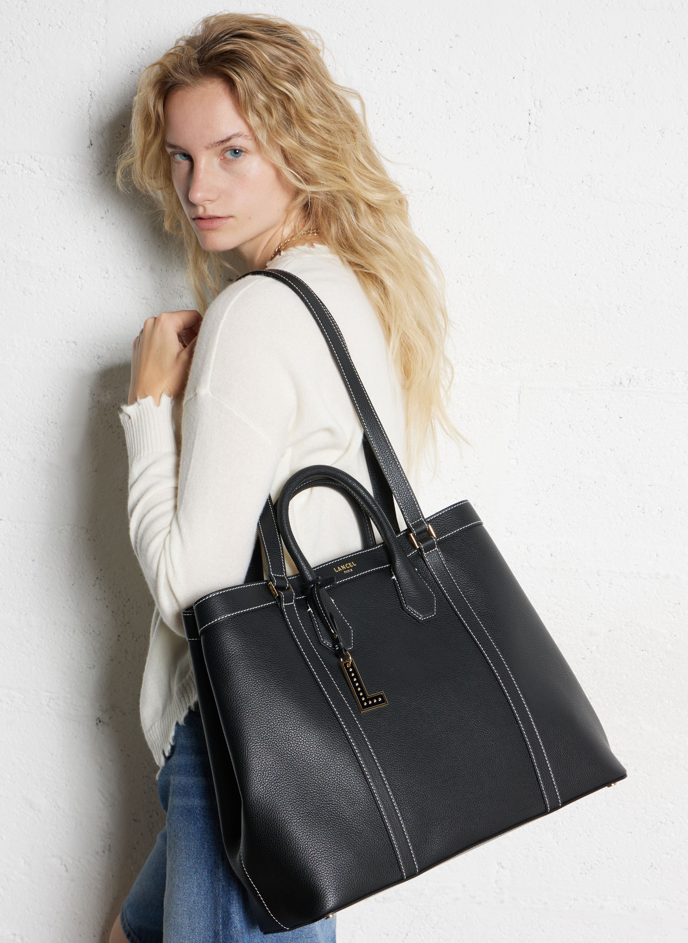 Cabas uni en cuir grainé LANCEL Noir