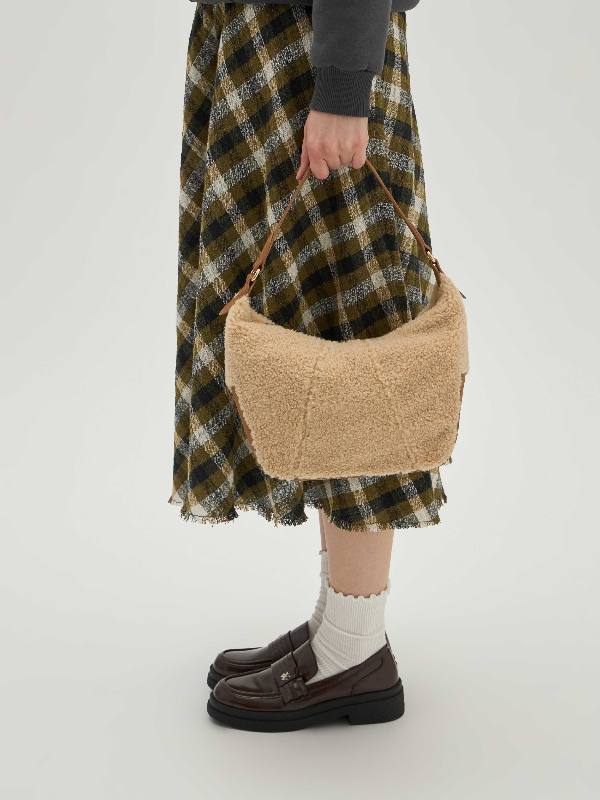 Sac hobo en sherpa VANESSA WU Beige