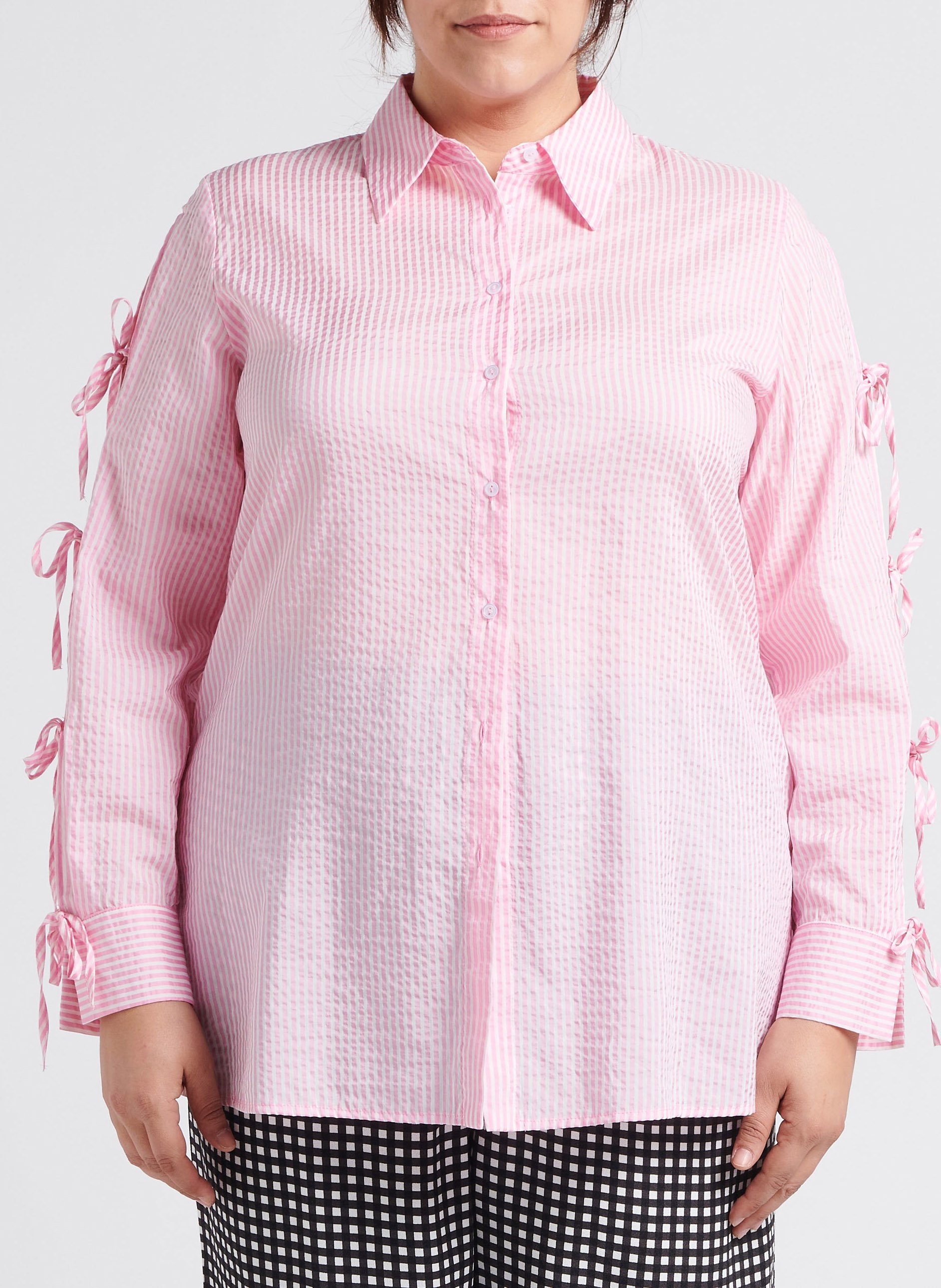 Ruimvallende, gestreepte blouse met Italiaanse kraag PERSONA by Marina Rinaldi Roze