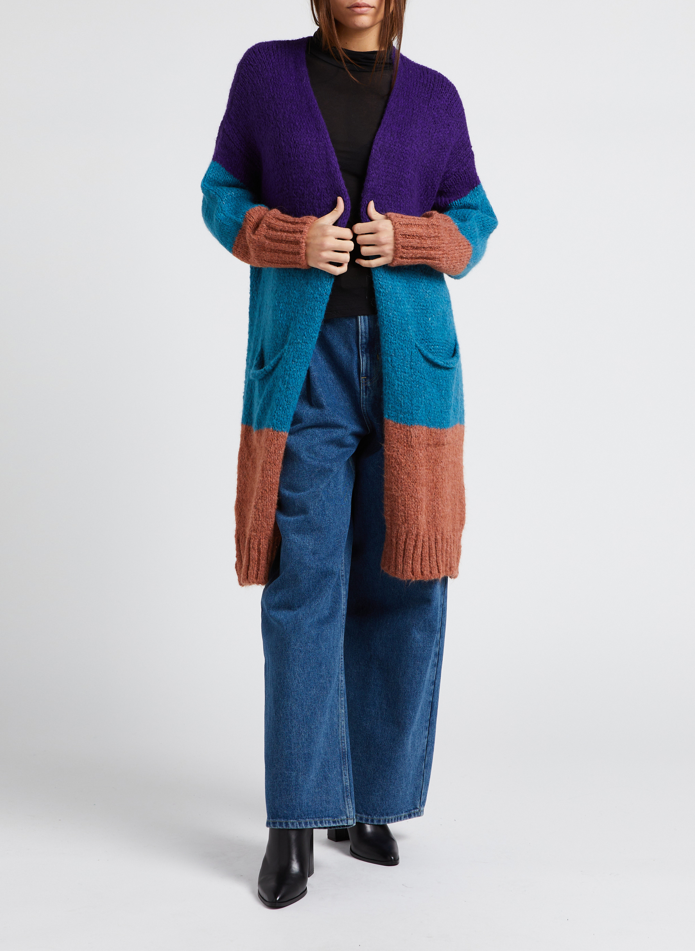 Weite, dreifarbige Maxi-Strickjacke mit Streifen DR BLOOM Mehrfarbig