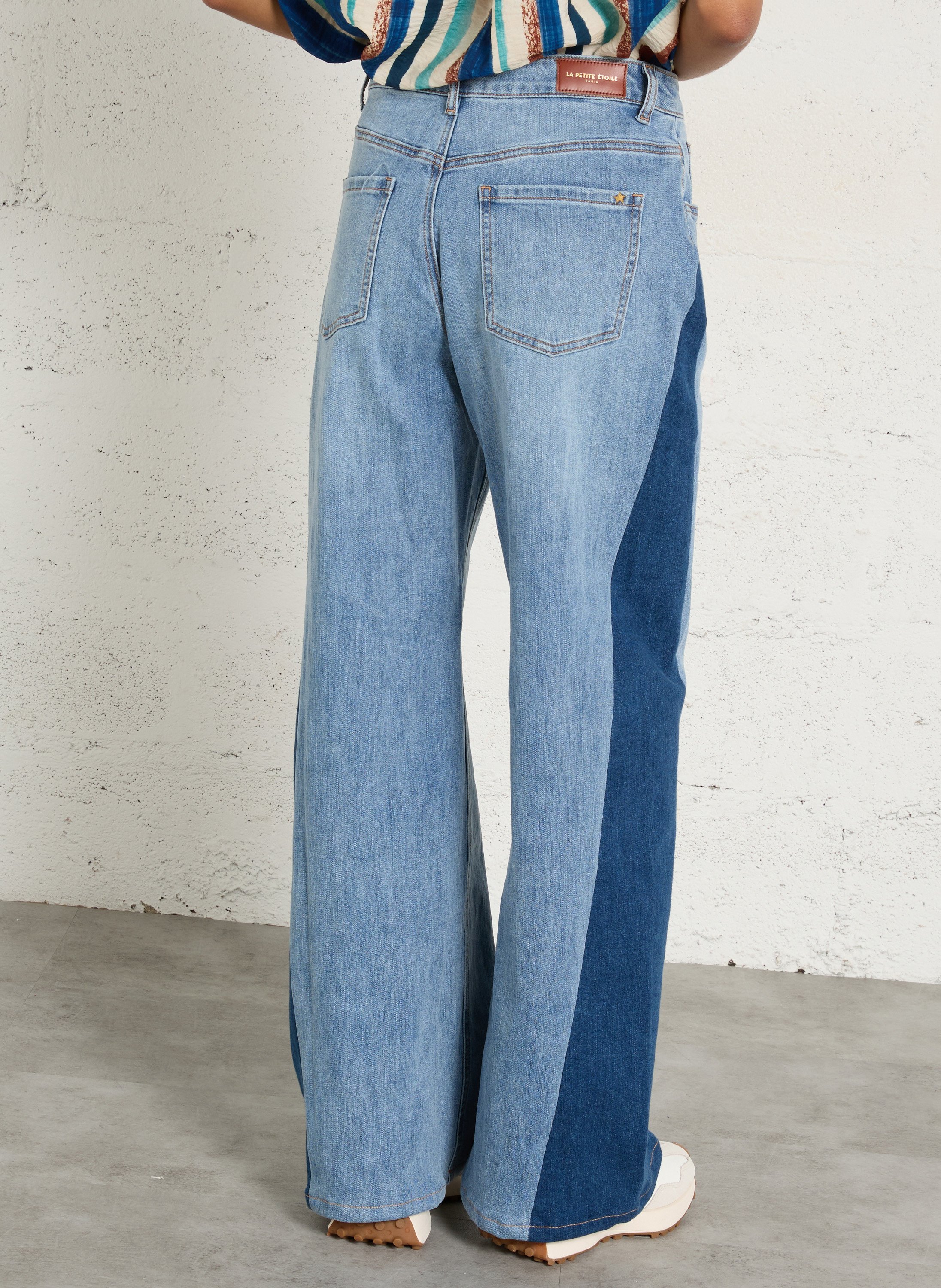 Flared Jeans aus Baumwoll-Mix LA PETITE ETOILE Stone-bleached Jeans