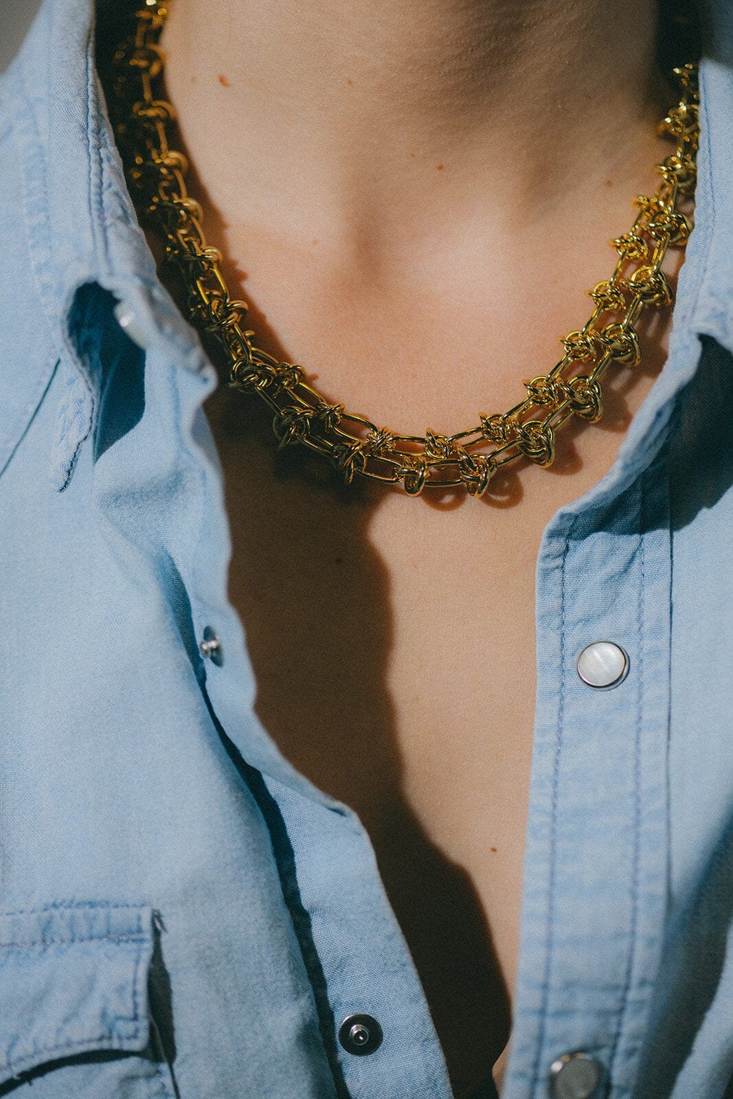 Fine gold necklace Golden