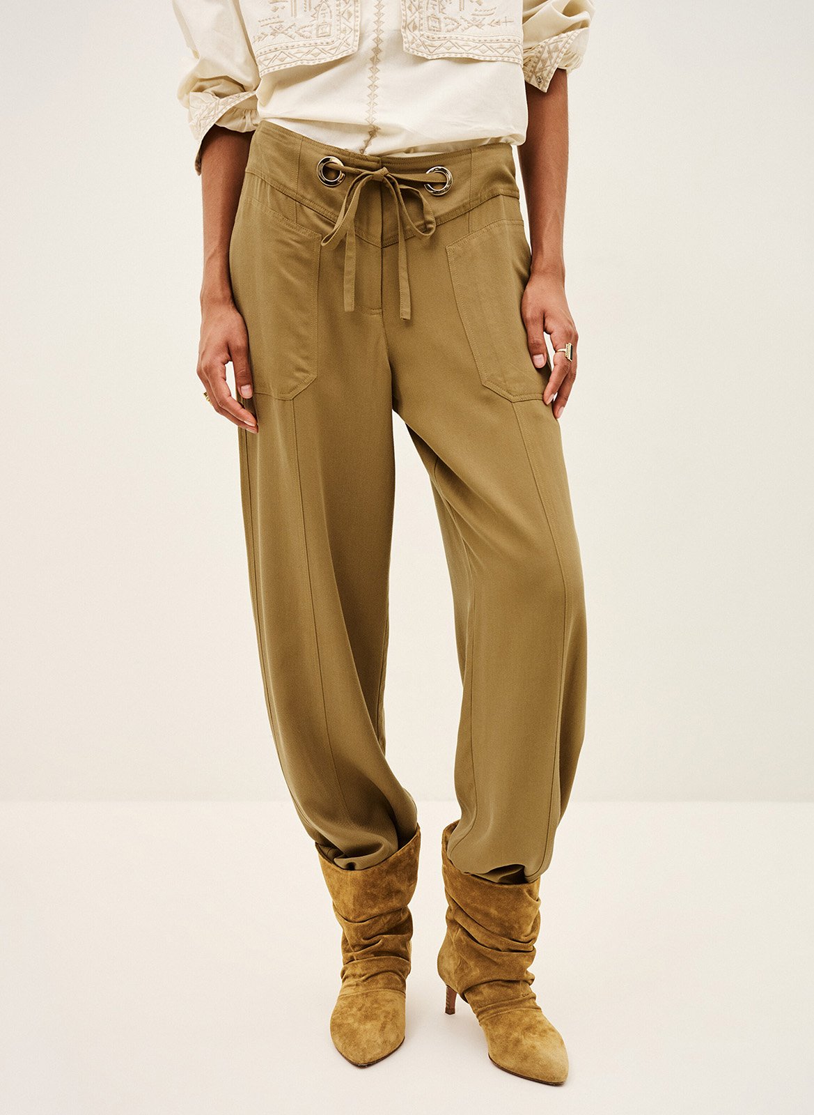 Hoch sitzende Fließhose in Uni-Farbe BA&SH Beige