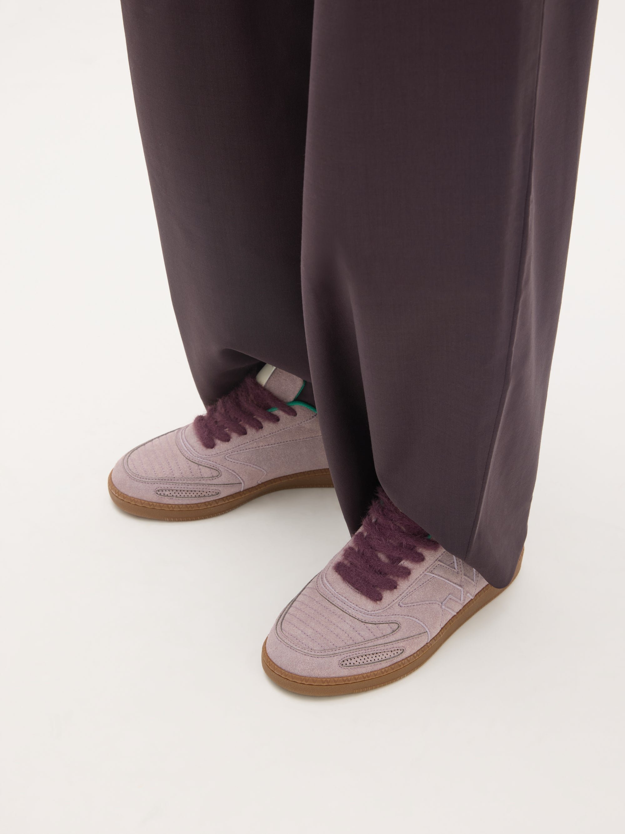 Sneakers with monogram on retro sole | Purple VANESSA WU Women