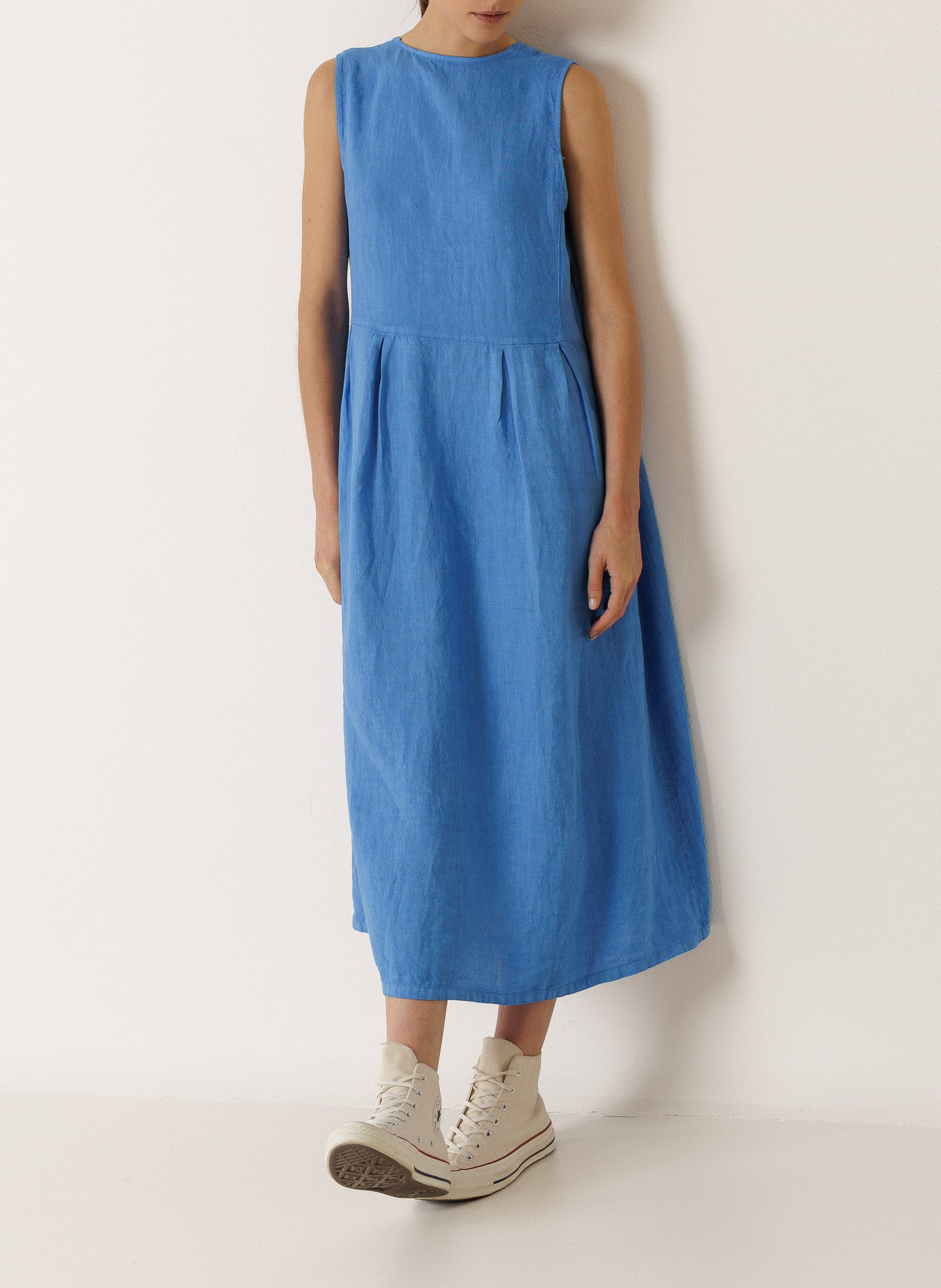Midi-Kleid mit V-Ausschnitt und multipositionalem Tragestil INDI & COLD Blau