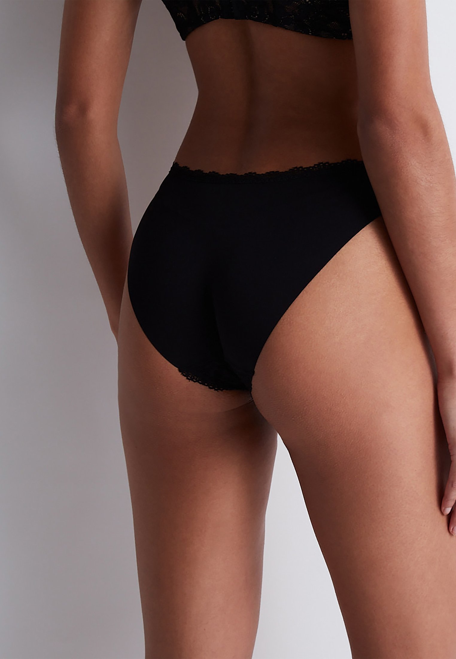 Brazilian-style panties AUBADE Black