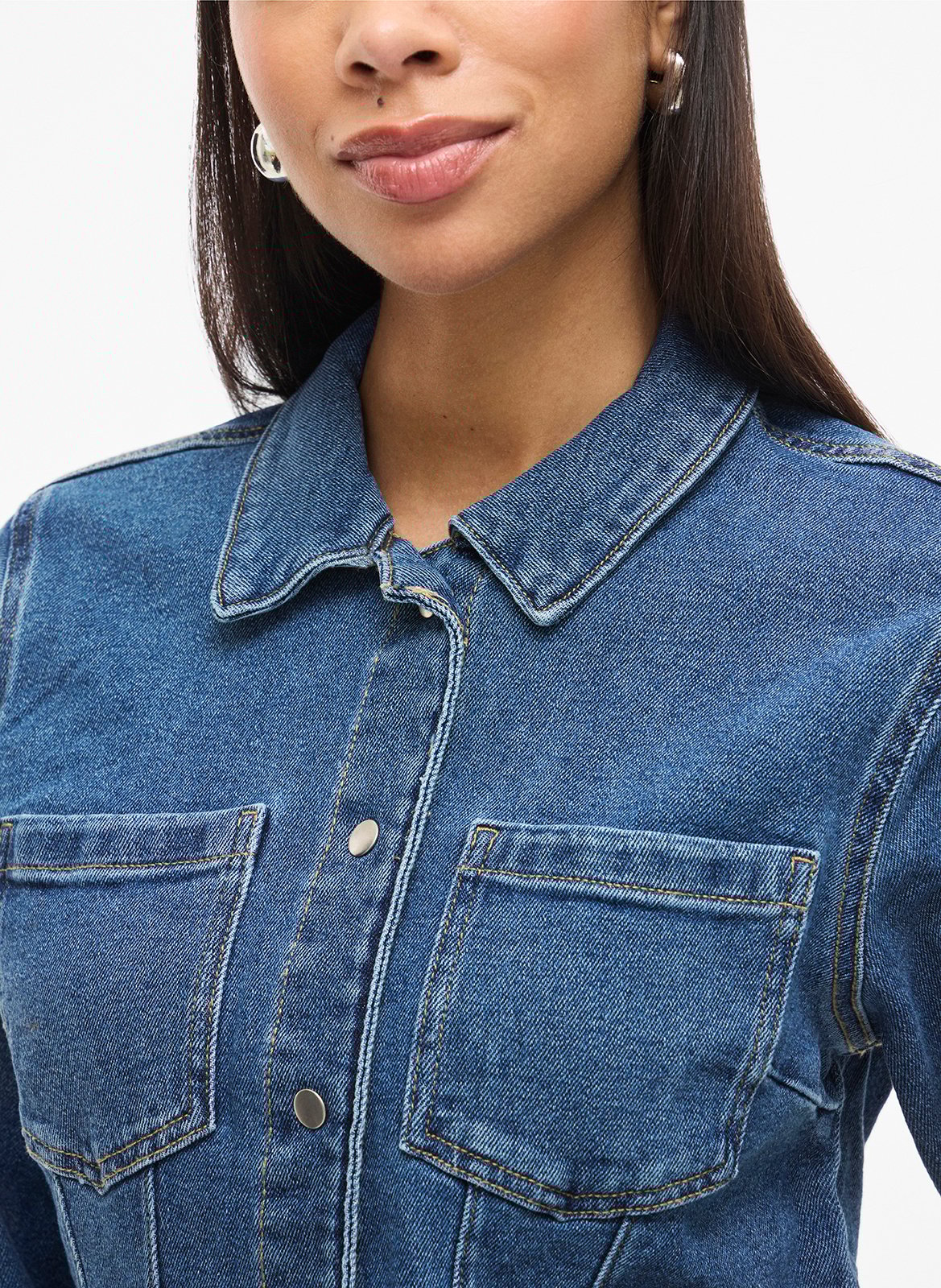 Chemise courte cintrée en jean VILA Bleu