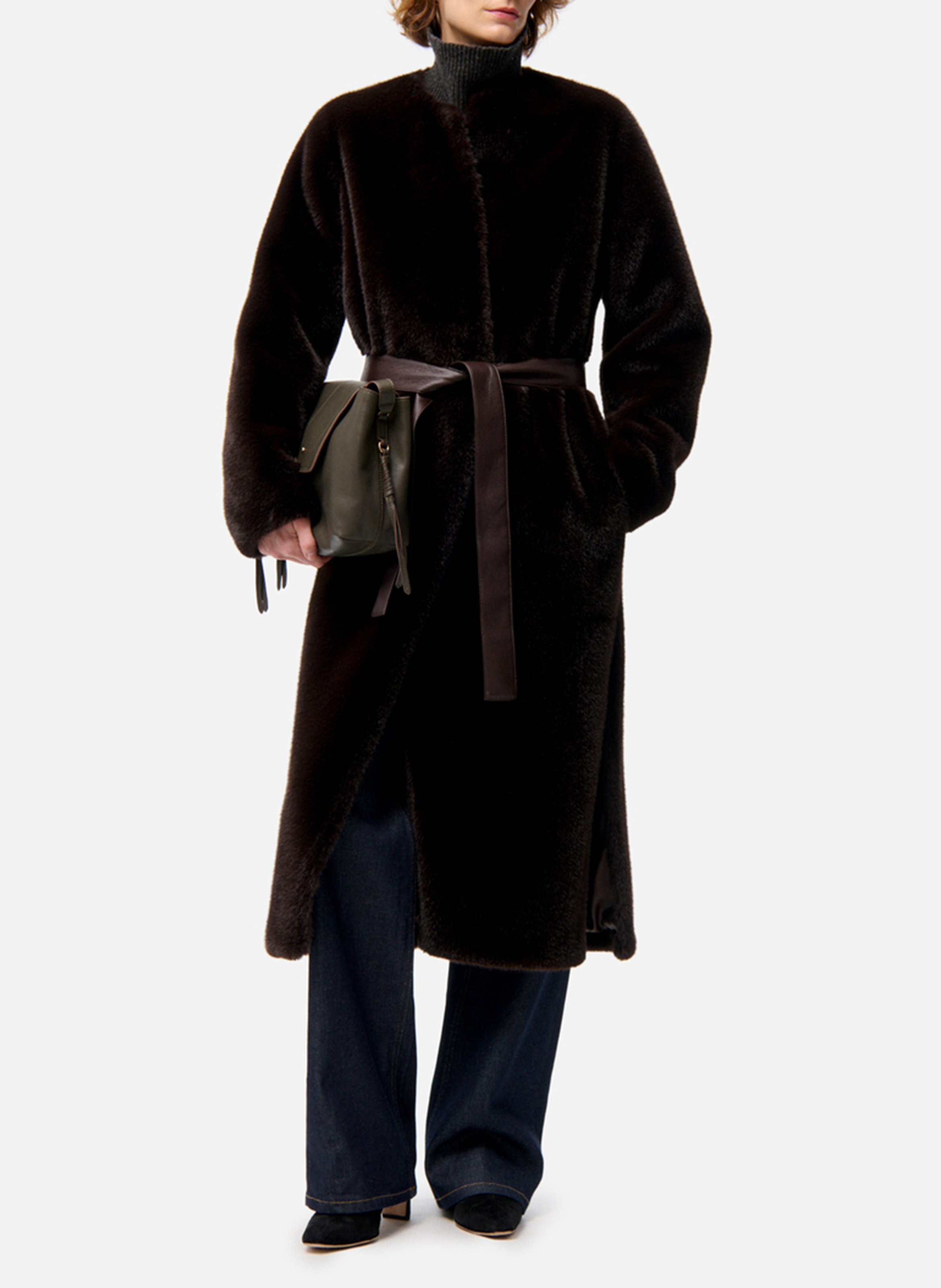 Straight coat with round collar in synthetic fur Brown