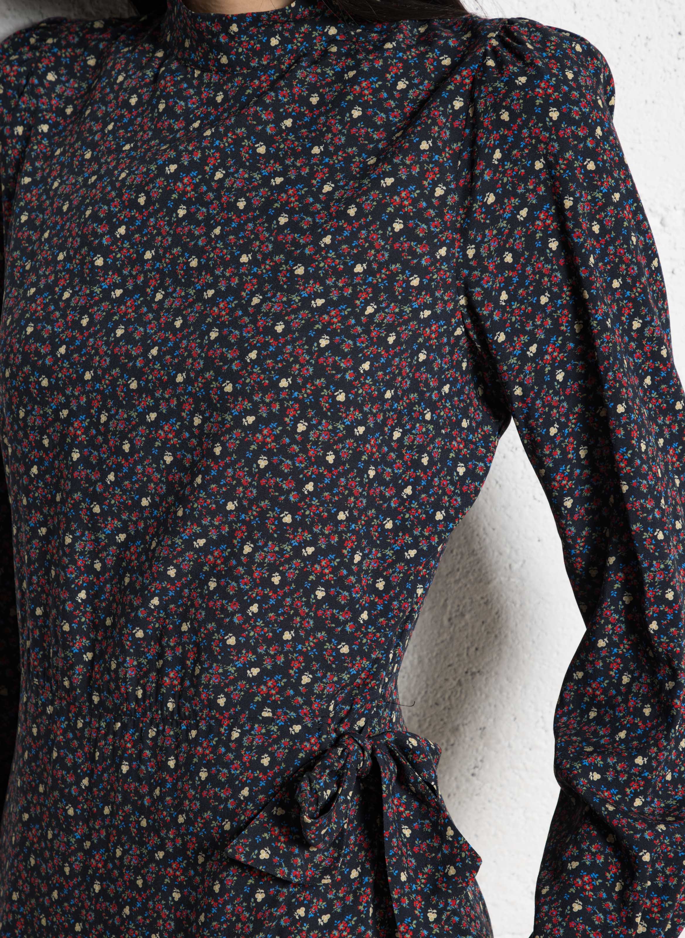 Long dress with round neck and floral print Black