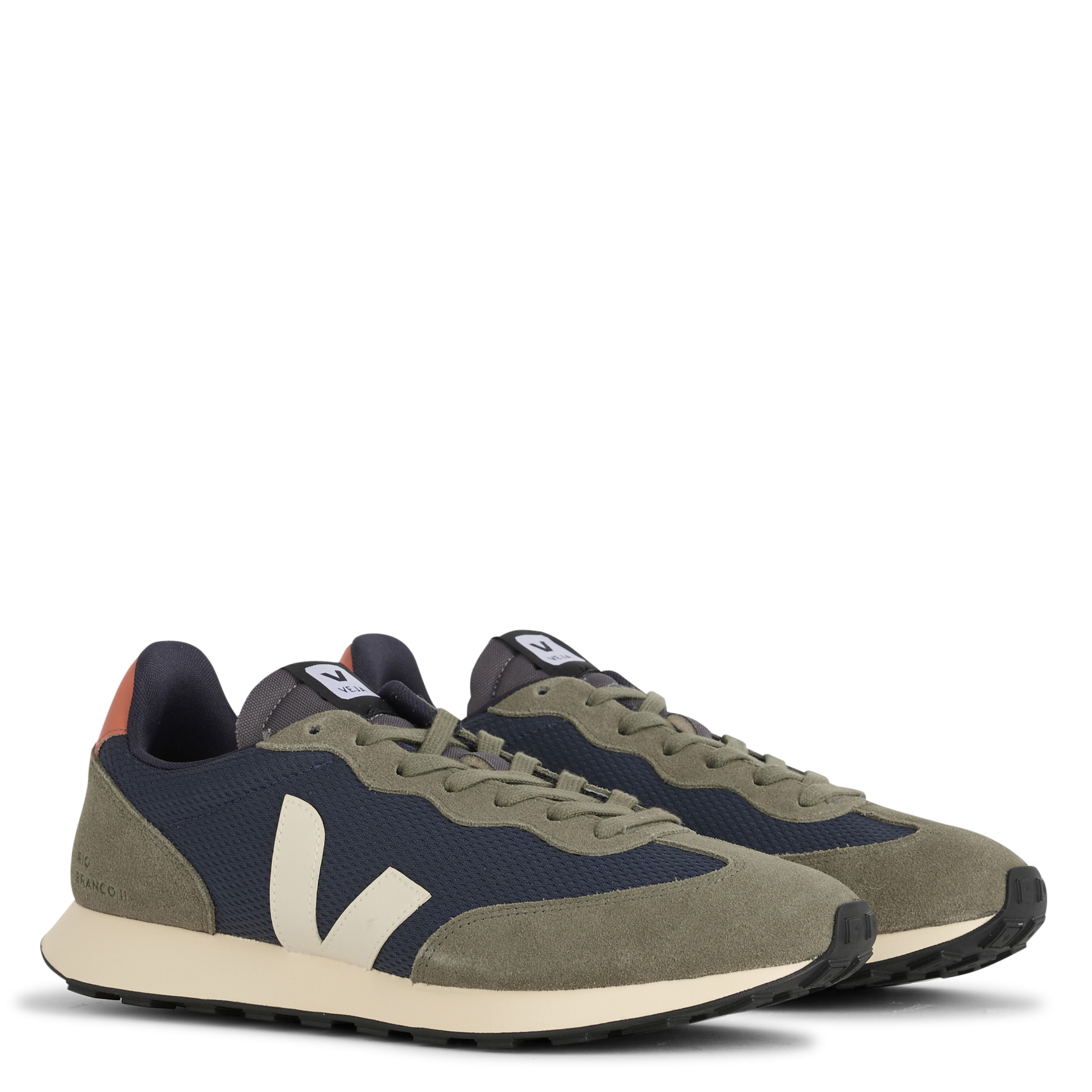 Low-top sneakers made from recycled fibers VEJA Khaki