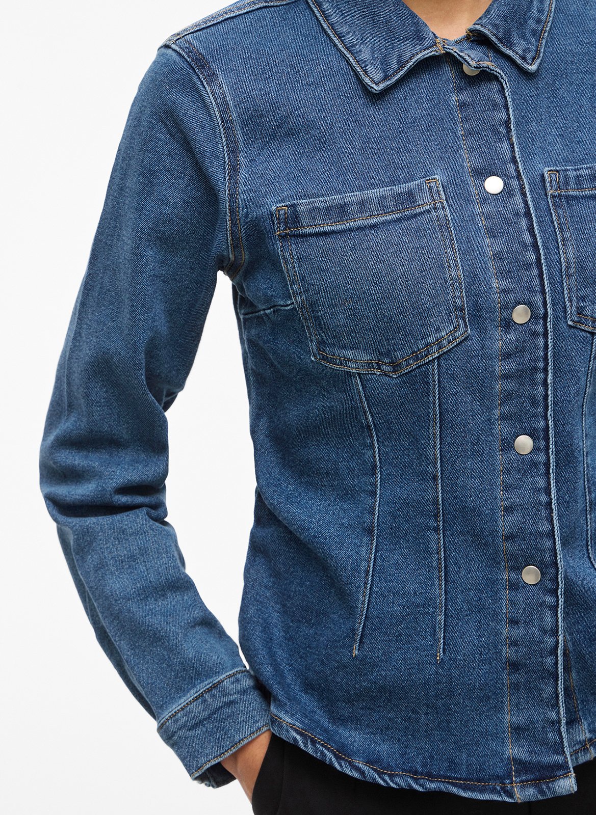 Chemise courte cintrée en jean VILA Bleu