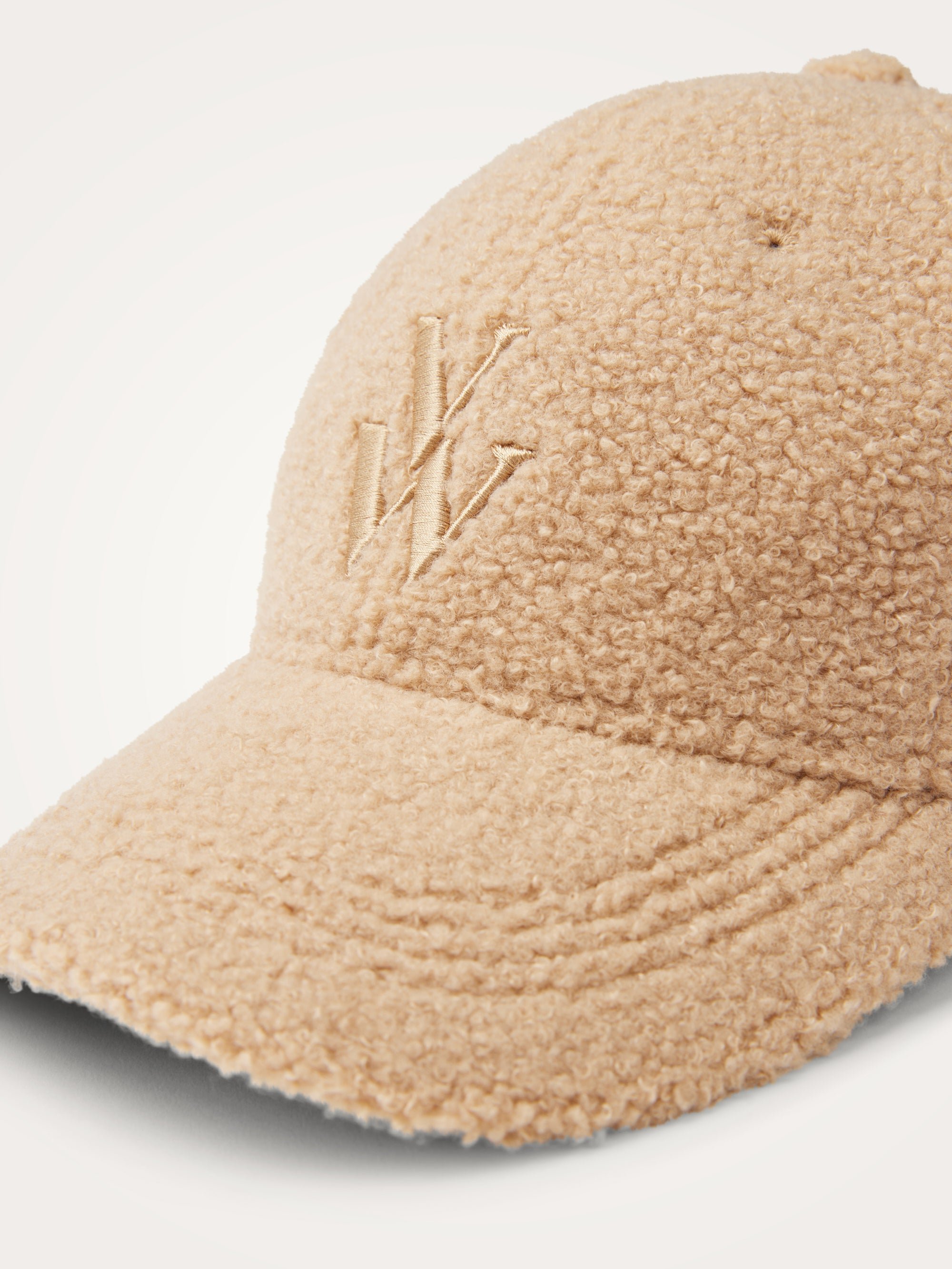 Embroidered monogram cap VANESSA WU Beige