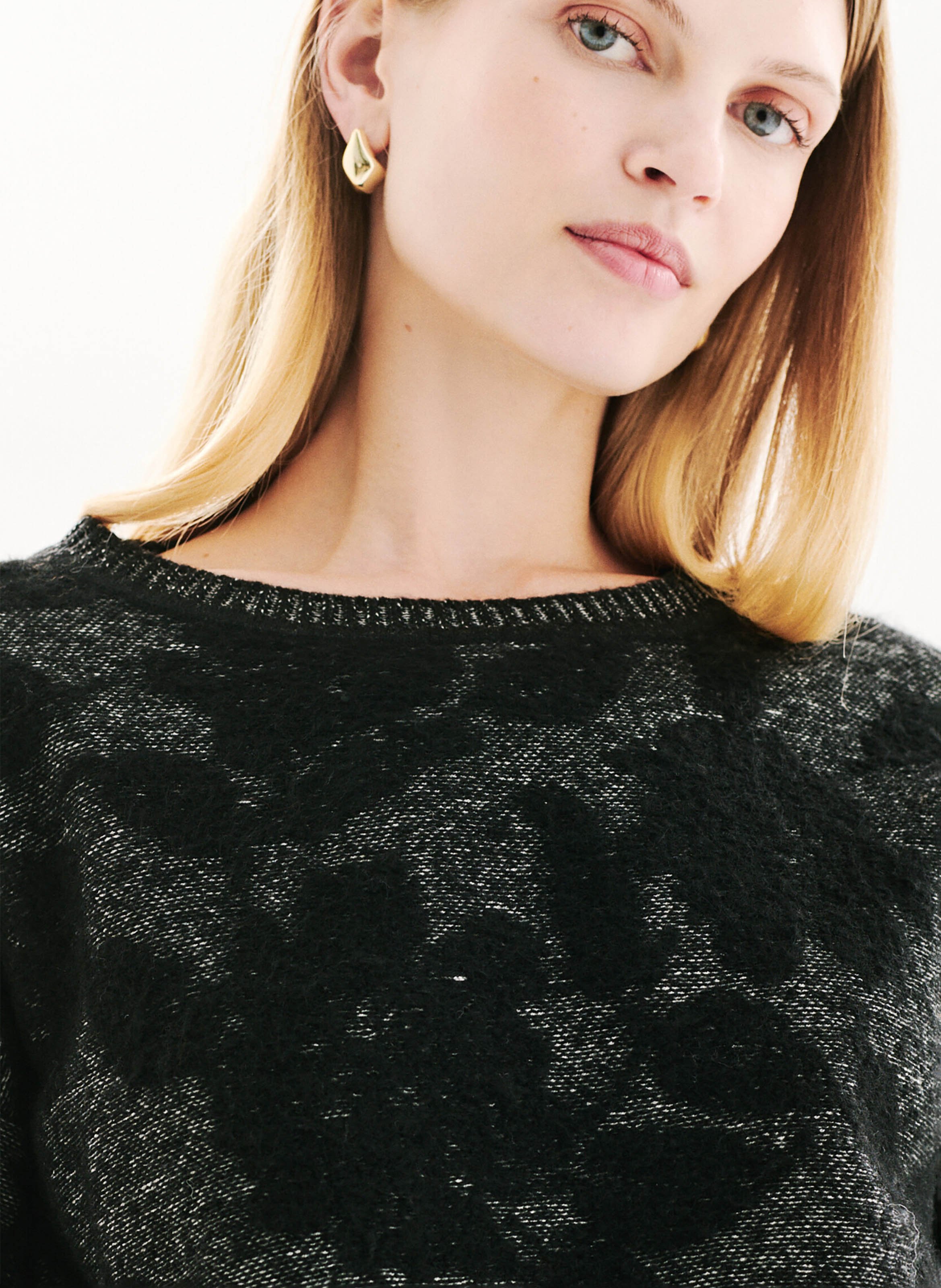 Pull droit col rond en maille CAROLL Noir