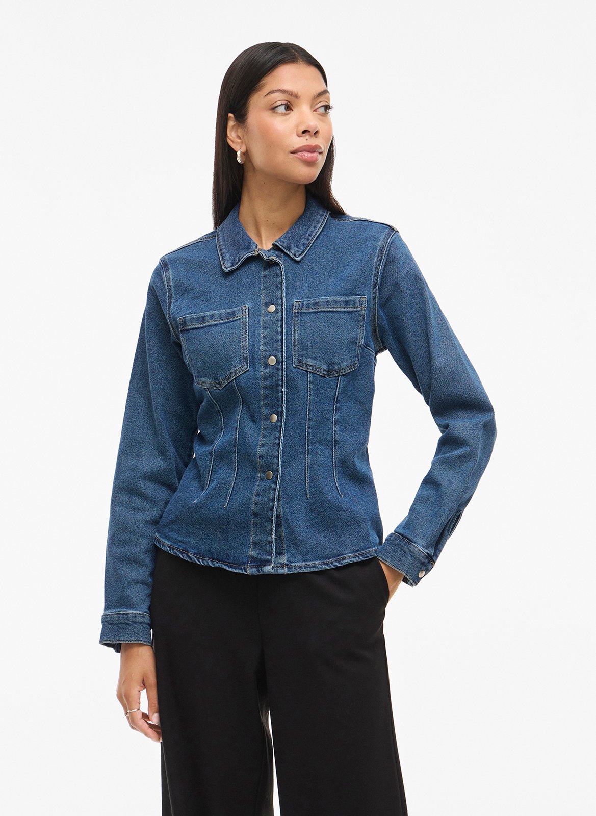 Chemise courte cintrée en jean VILA Bleu